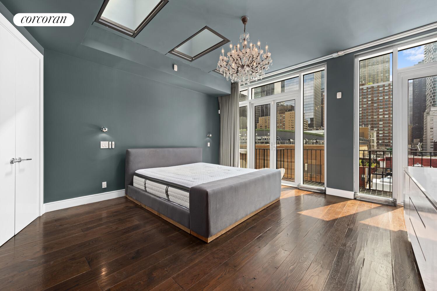 #4 photo, New York City, Hell's Kitchen , NY 10019