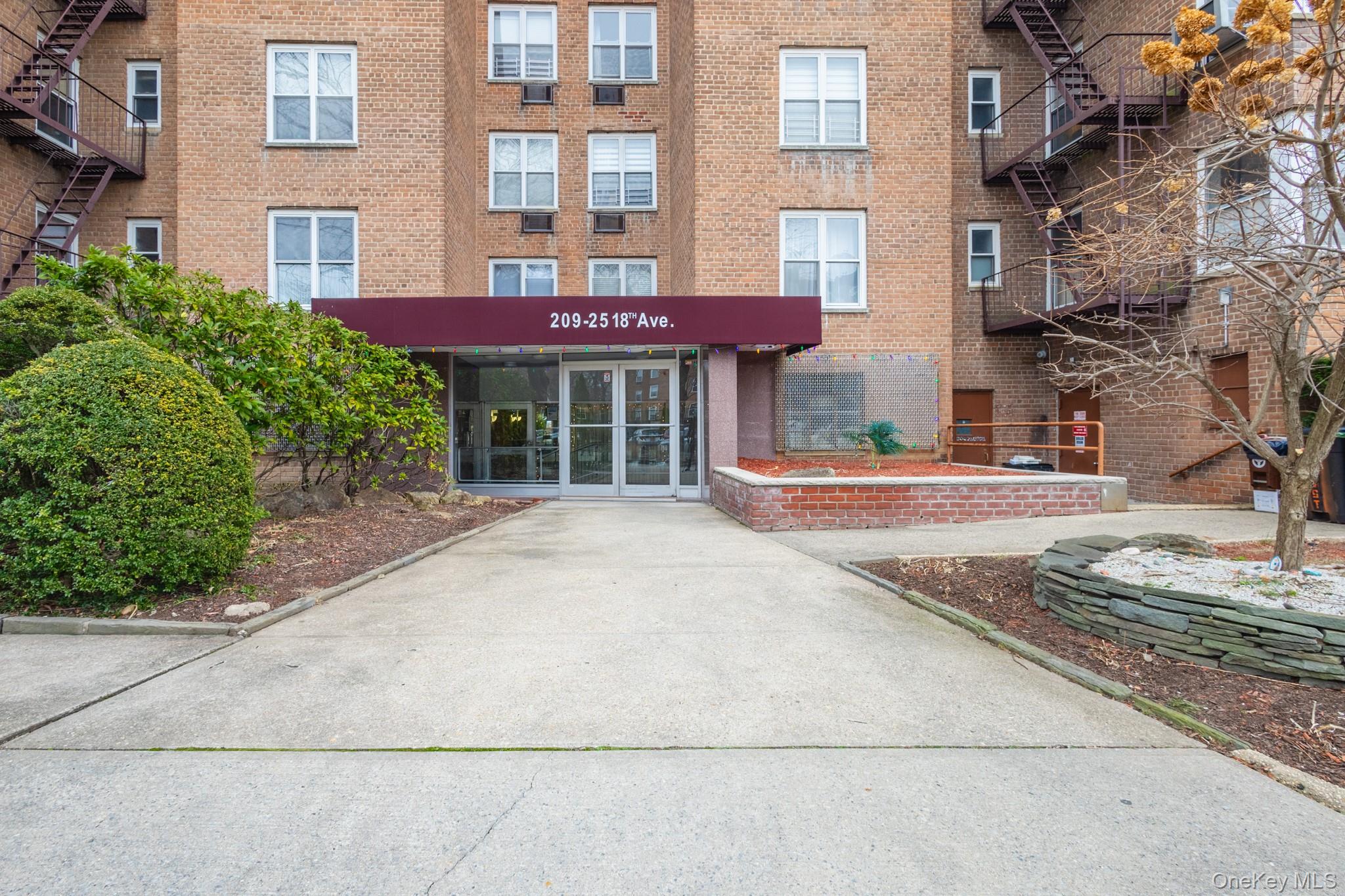 #1 photo, 209-25 18th Avenue, 皇后区 Bayside , NY 11360