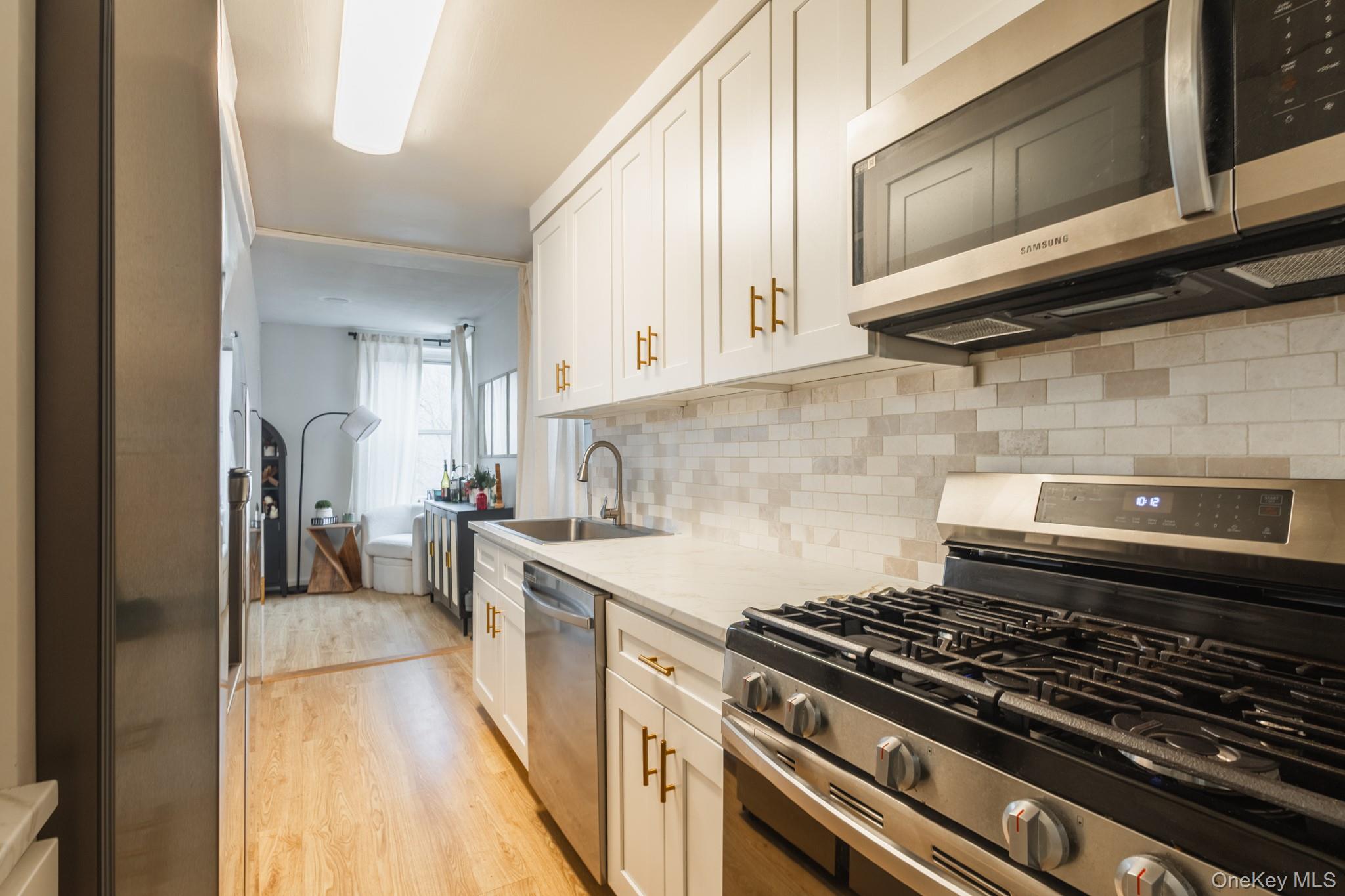 #9 photo, 209-25 18th Avenue, 皇后区 Bayside , NY 11360