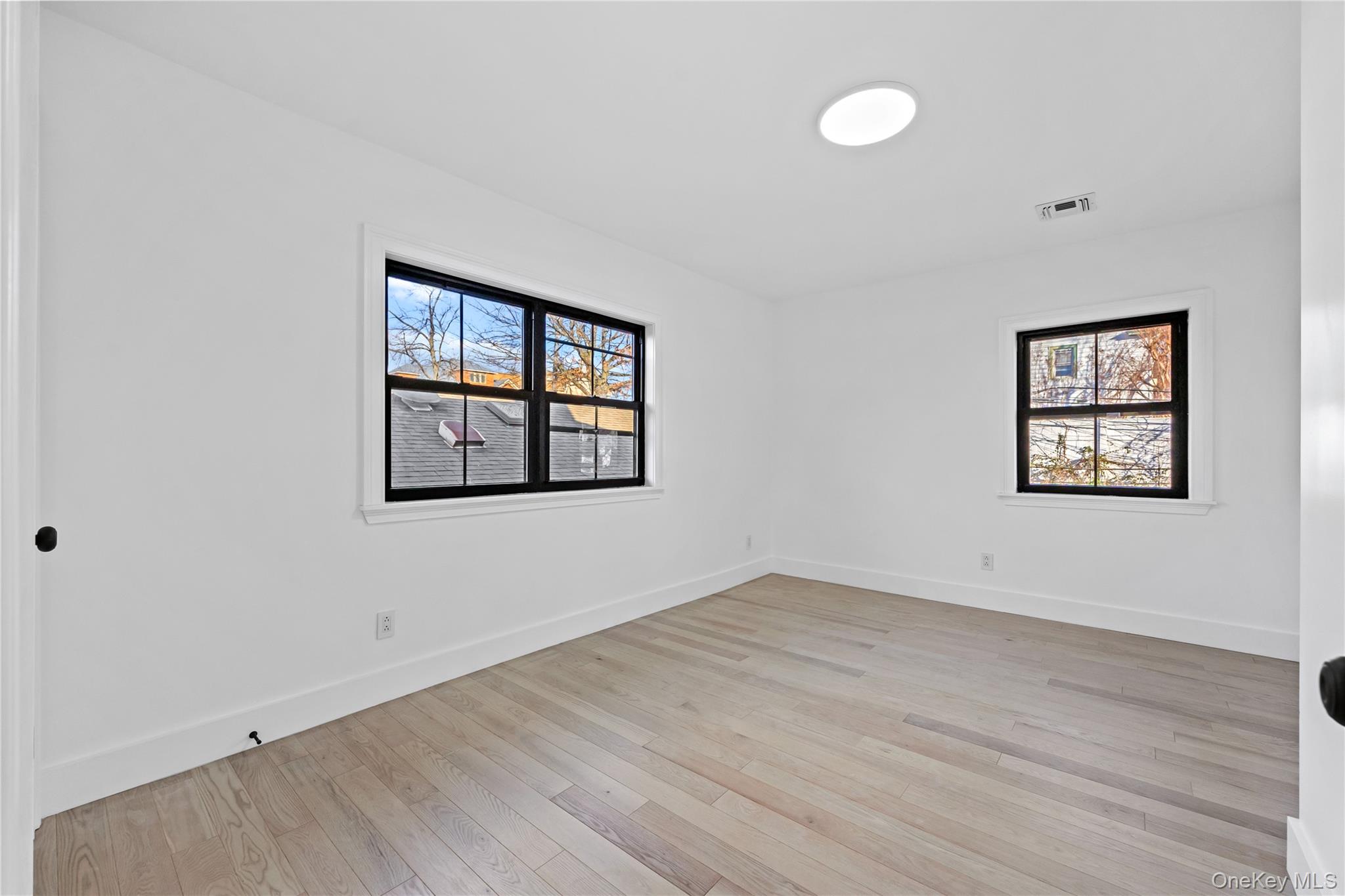 #16 photo, 3307 153rd Street, Flushing , NY 11354