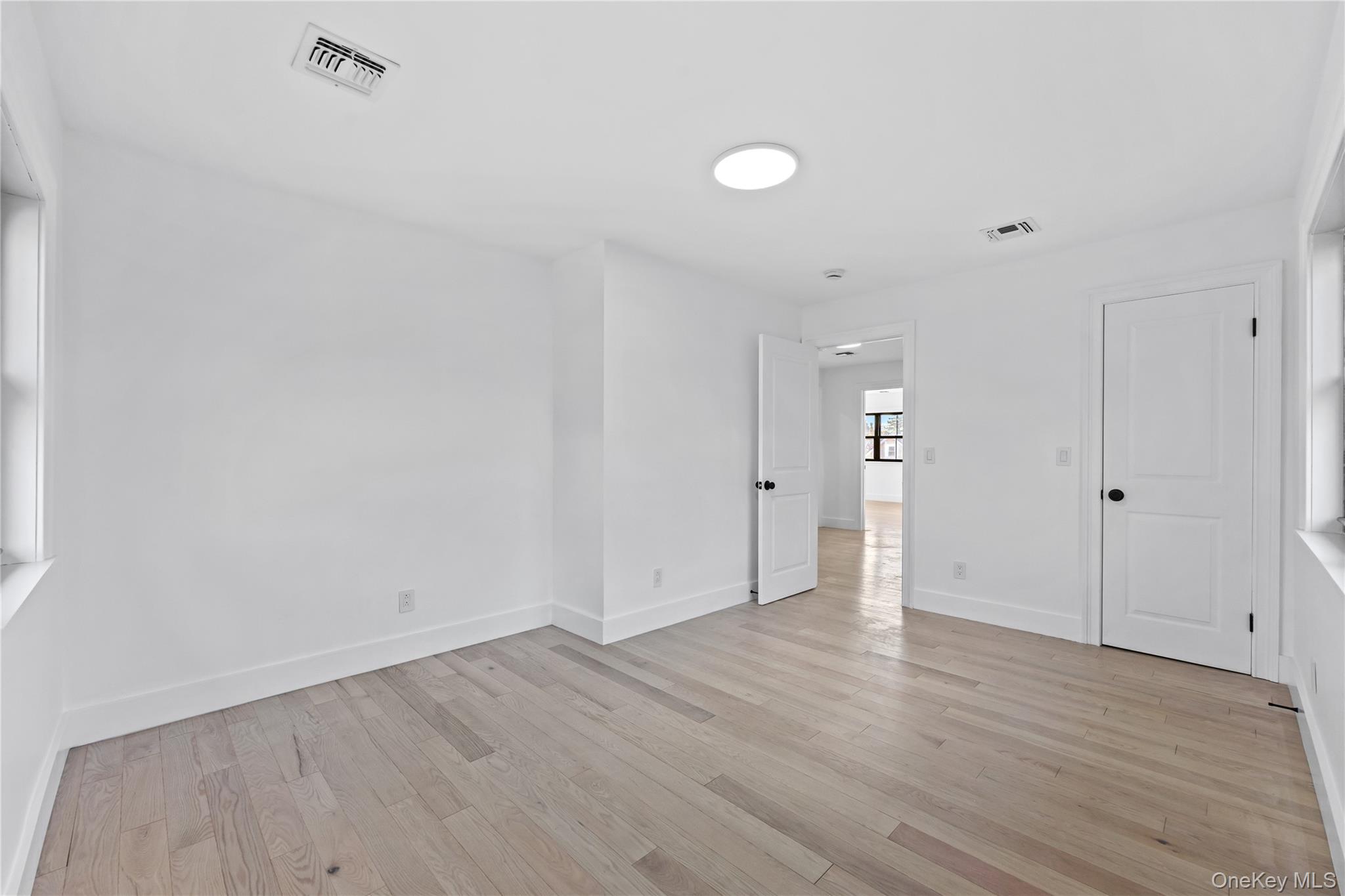 #17 photo, 3307 153rd Street, Flushing , NY 11354