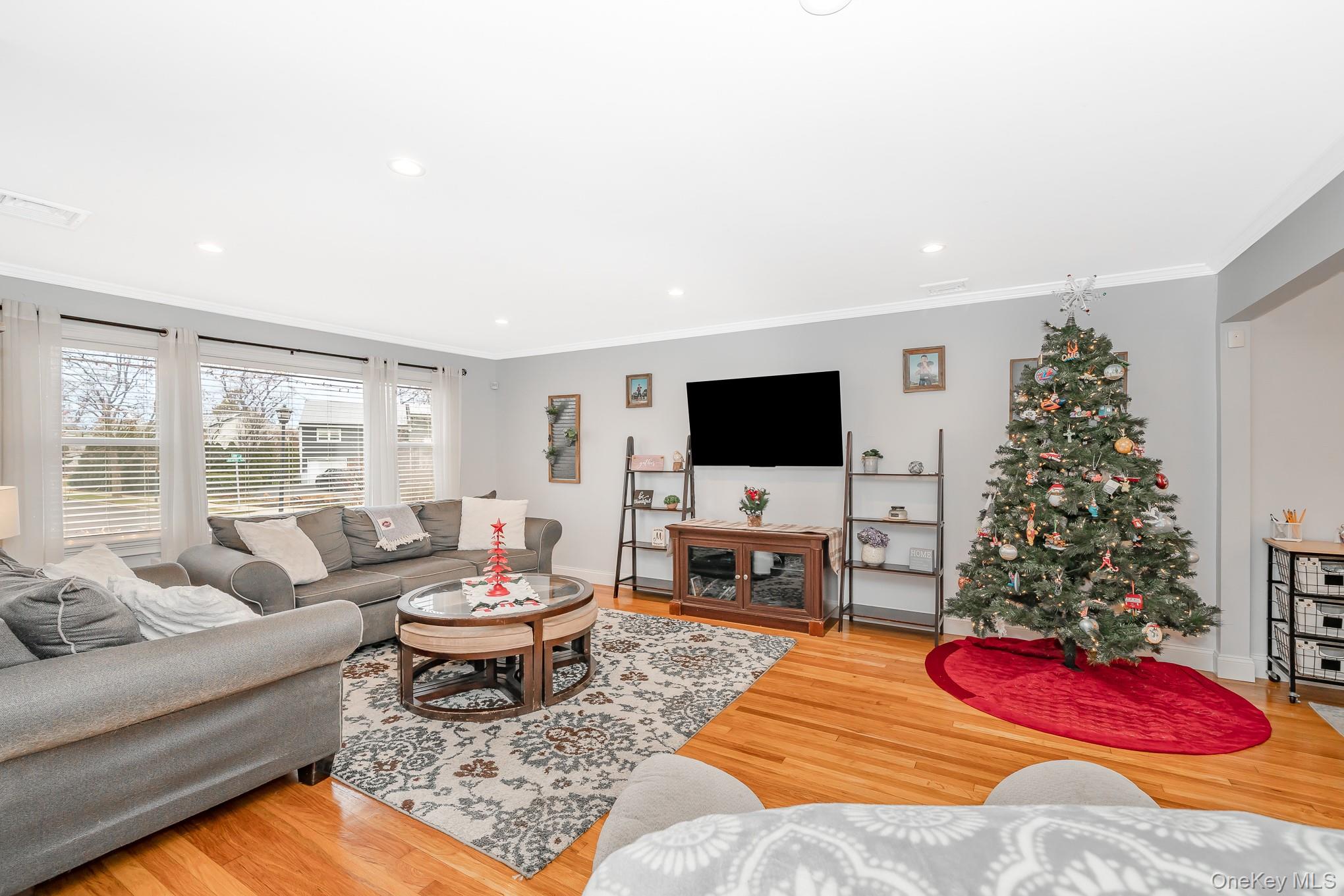 #3 photo, 3738 Regent Lane, Wantagh , NY 11793