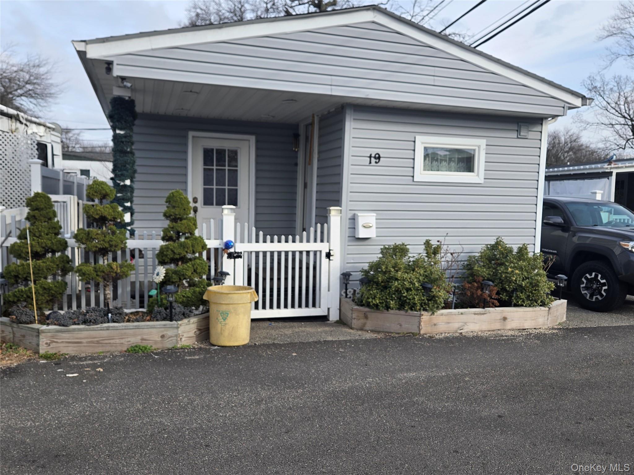 #2 photo, 19 Mobile, Bay Shore , NY 11706