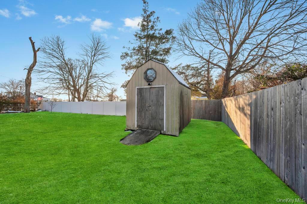 #10 photo, 52 Manhasset Drive, Mastic Beach , NY 11951