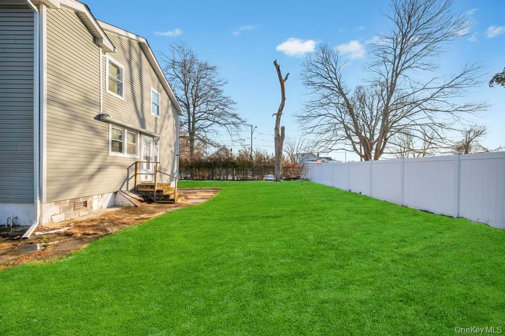 #9 photo, 52 Manhasset Drive, Mastic Beach , NY 11951