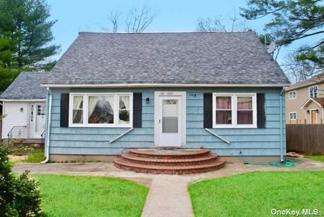 #1 photo, 117 Blydenburg Avenue, Smithtown , NY 11787