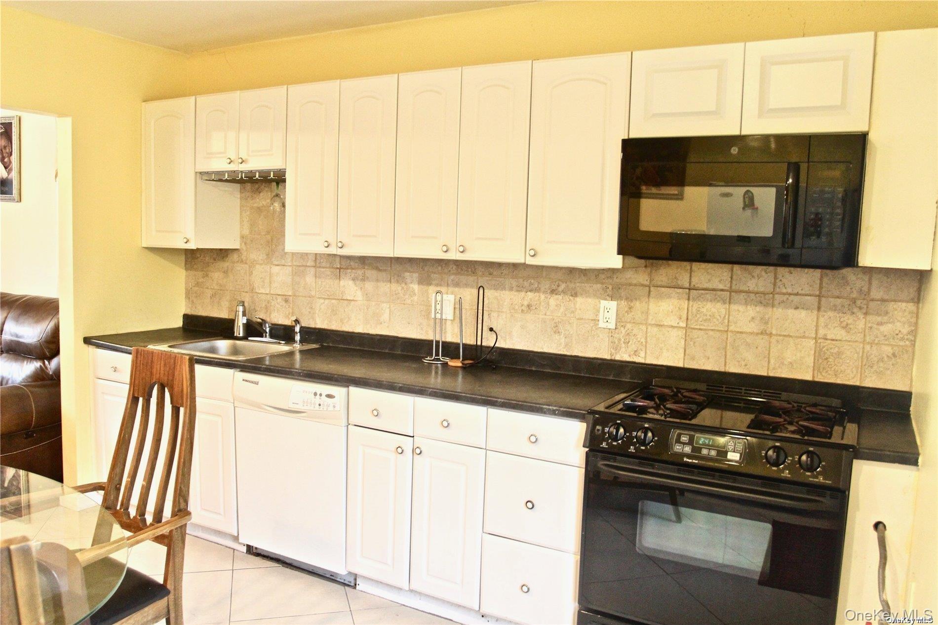 #8 photo, 117 Blydenburg Avenue, Smithtown , NY 11787