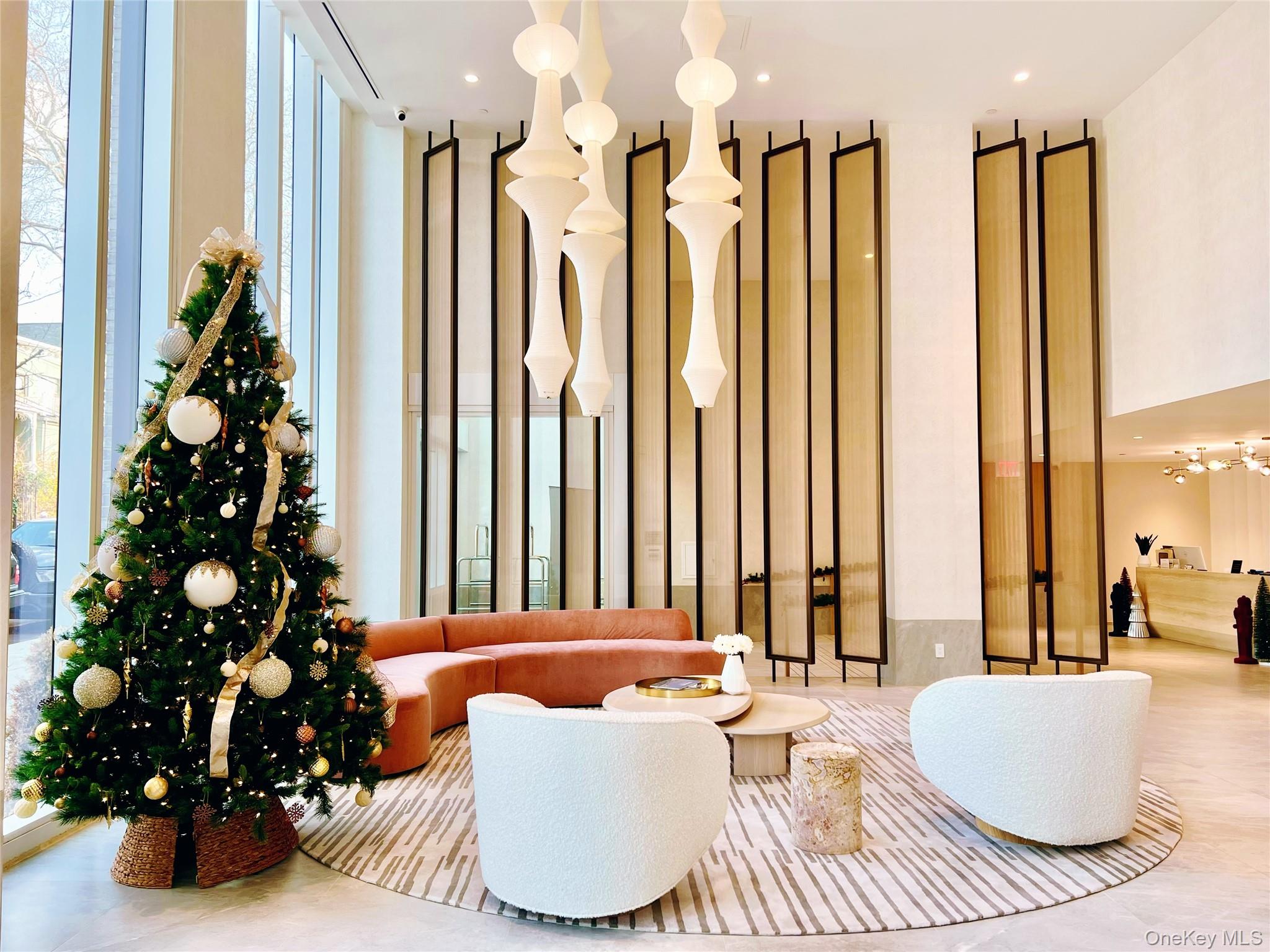 #2 photo, 30-55 Vernon Boulevard, अस्टोरिया Astoria , NY 11102