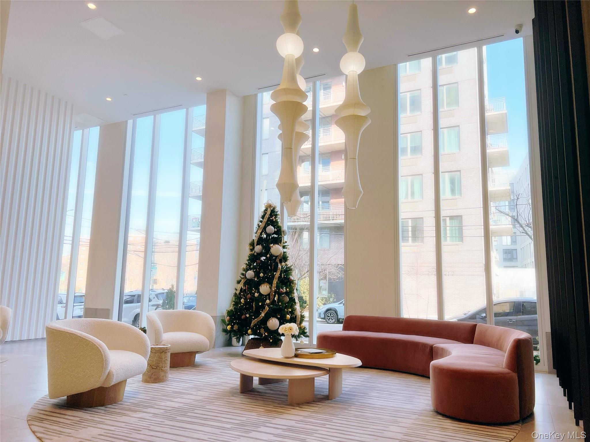 #3 photo, 30-55 Vernon Boulevard, अस्टोरिया Astoria , NY 11102