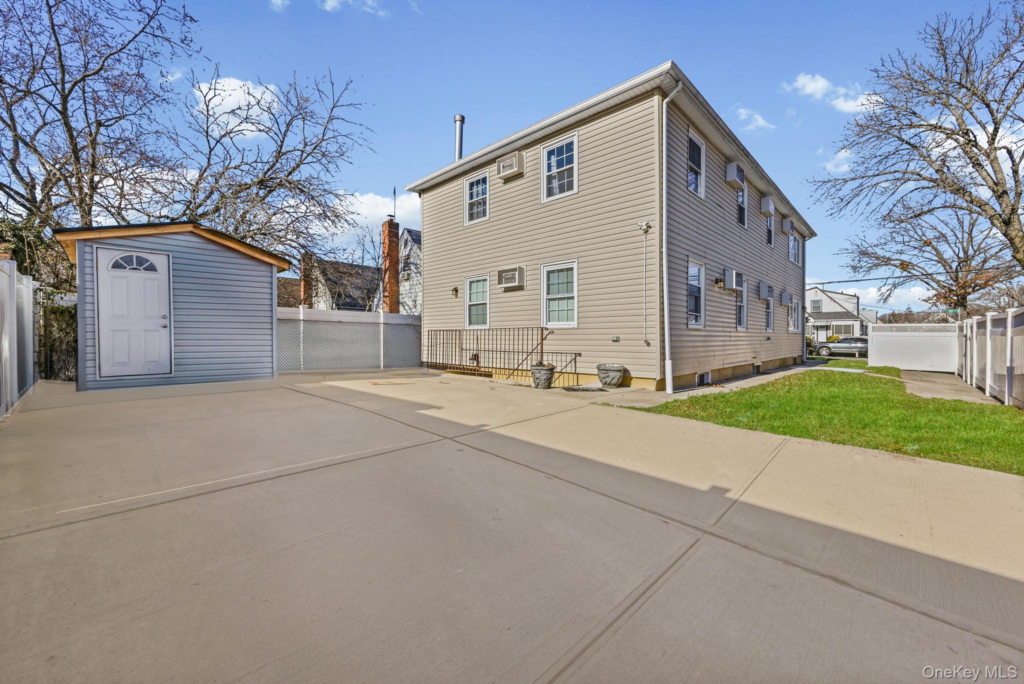 #3 photo, 23938 147th Drive, कुईंस Rosedale , NY 11422