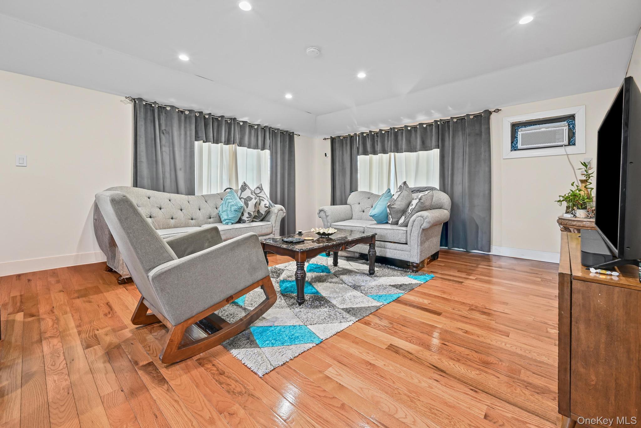 #5 photo, 23938 147th Drive, कुईंस Rosedale , NY 11422