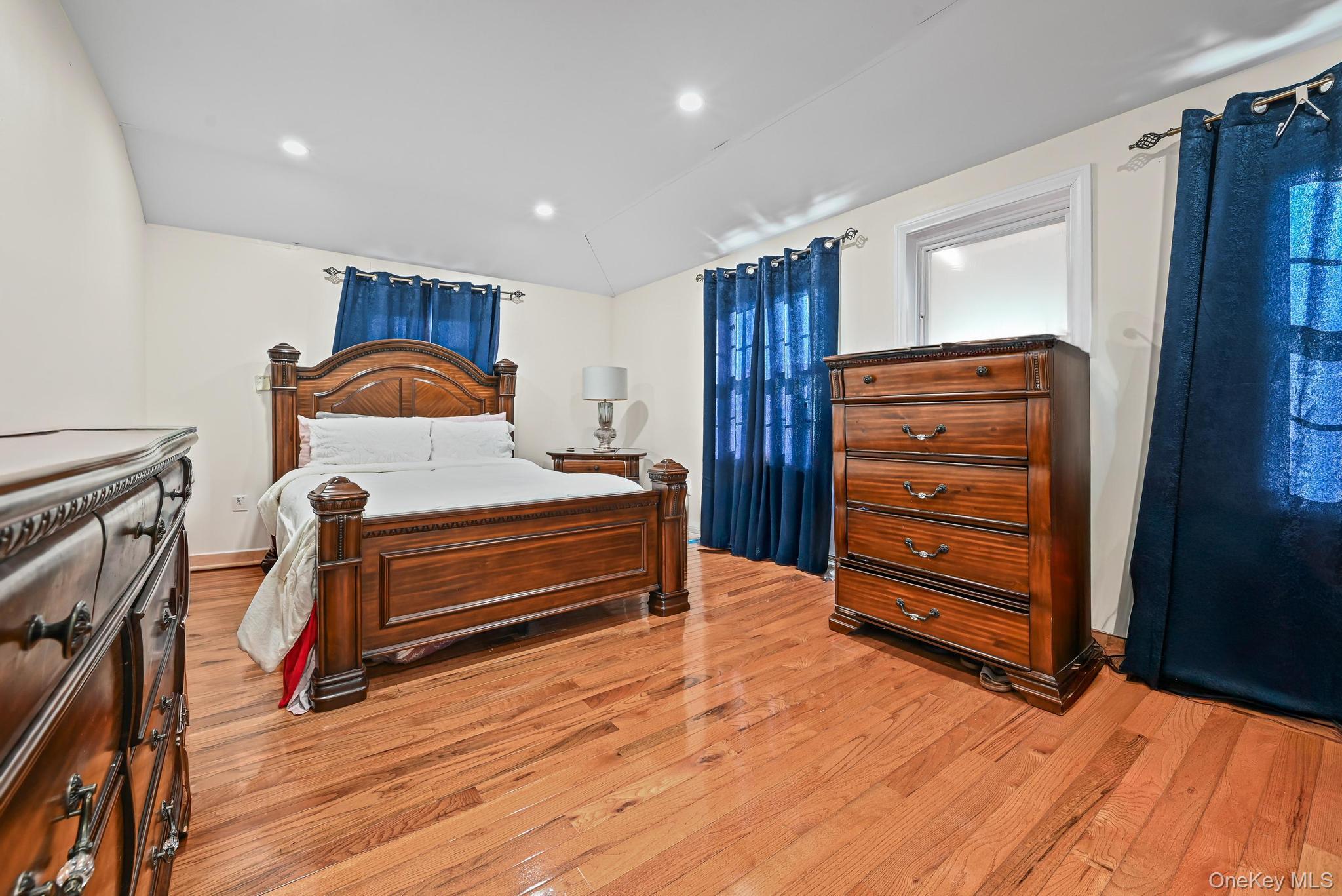 #8 photo, 23938 147th Drive, कुईंस Rosedale , NY 11422