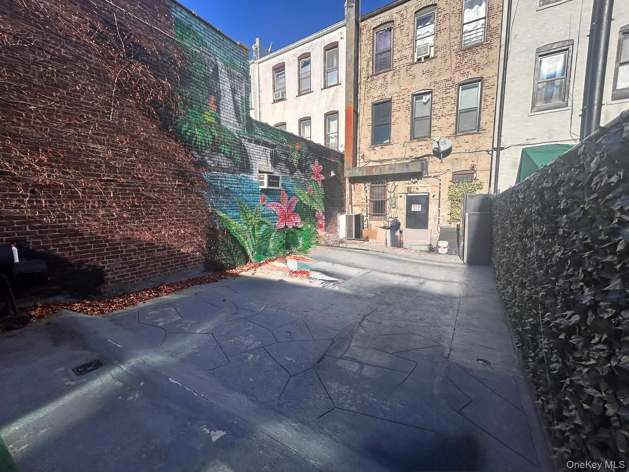 #5 photo, 64-02 Myrtle Avenue, קווינס Ridgewood , NY 11385