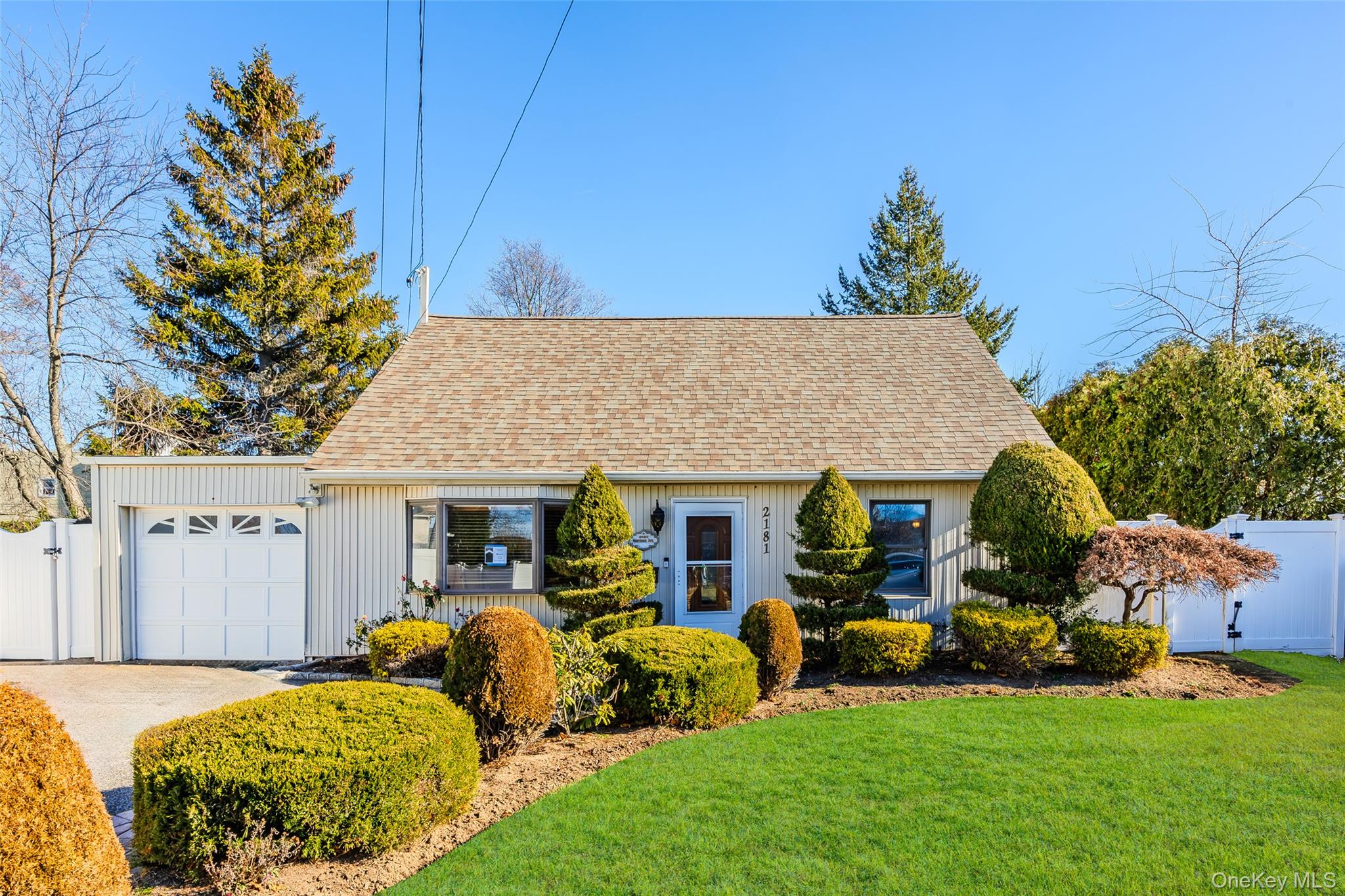 #2 photo, 2181 Hortense Avenue, Seaford , NY 11783