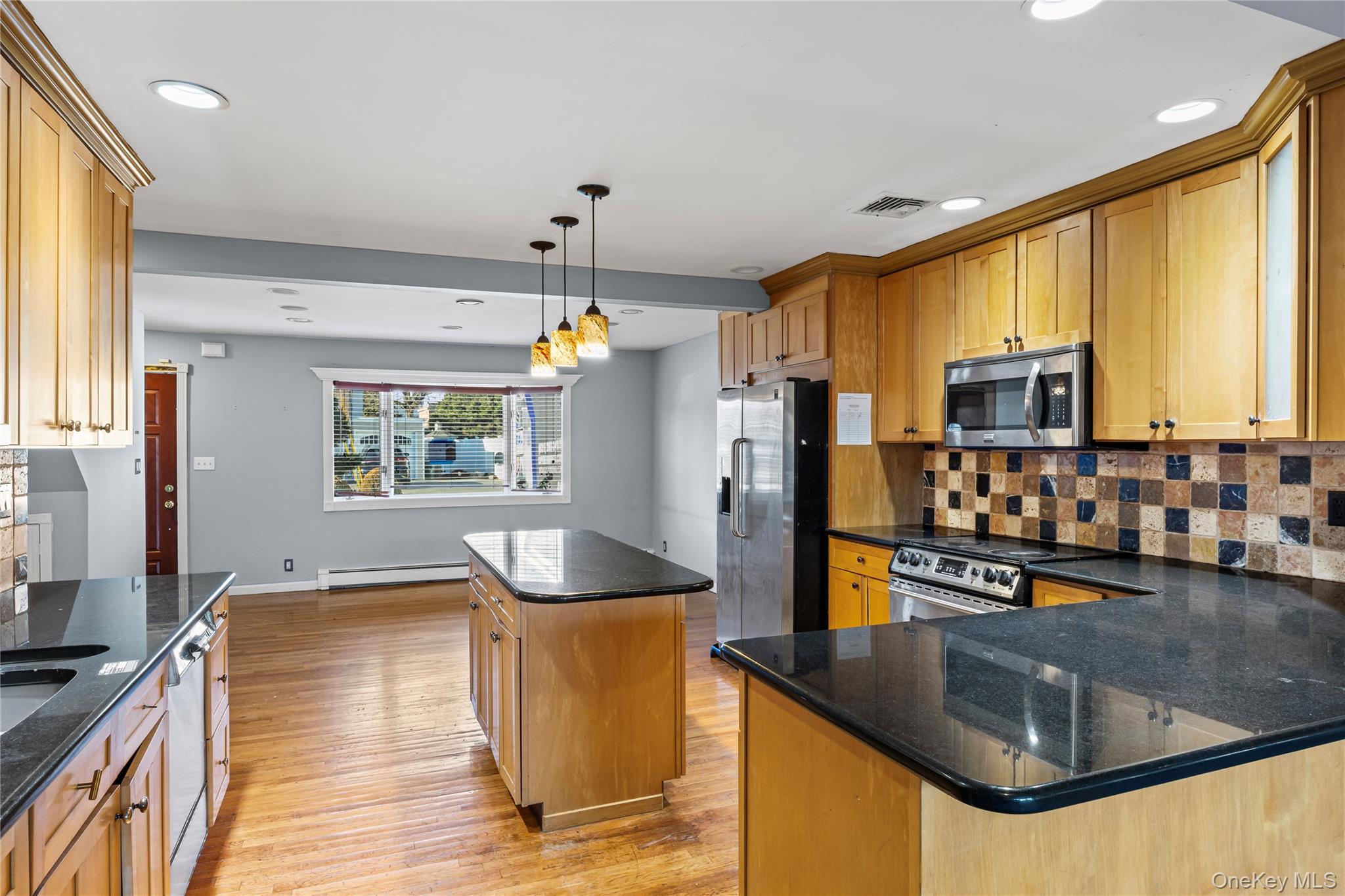 #7 photo, 2181 Hortense Avenue, Seaford , NY 11783