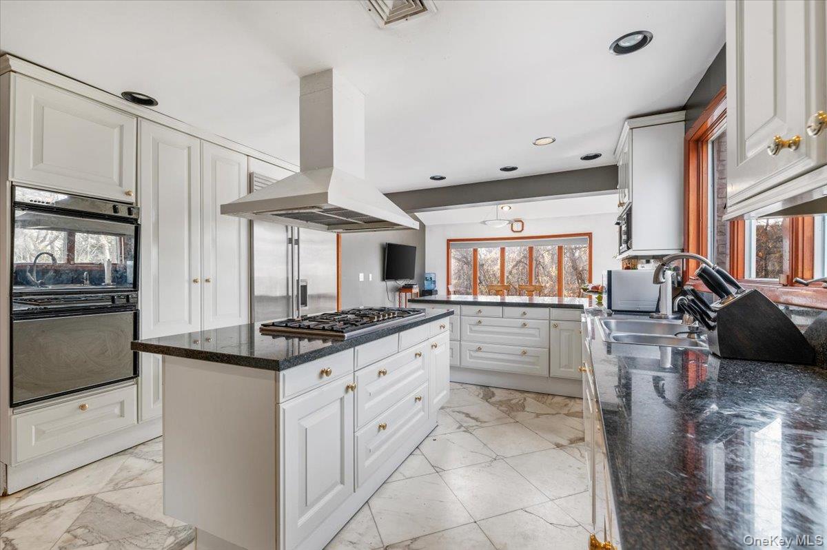 #13 photo, 22 Lake Road, Great Neck , NY 11020