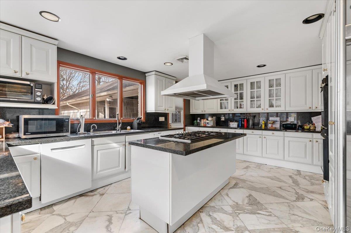 #15 photo, 22 Lake Road, Great Neck , NY 11020