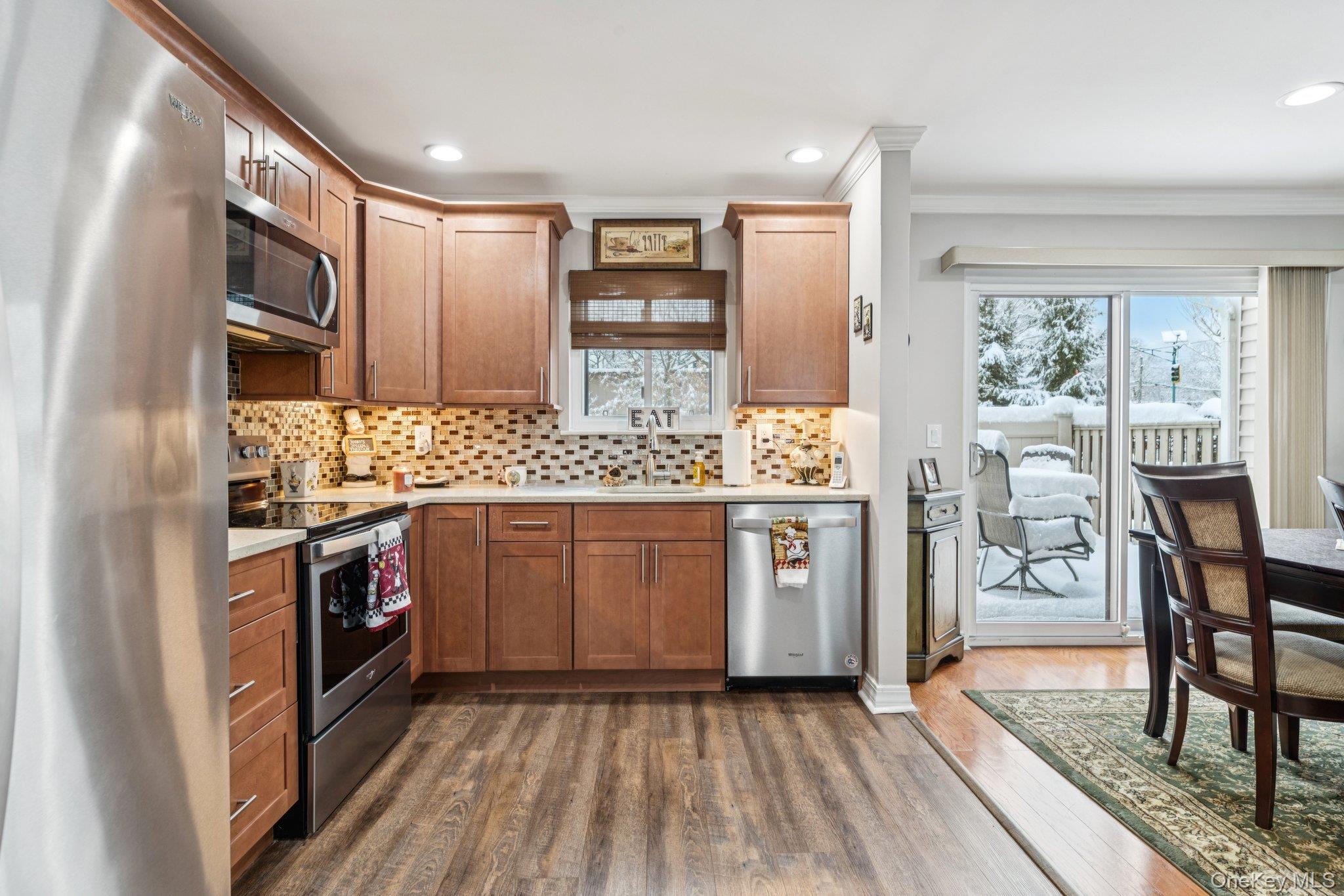 #12 photo, 2 W Pond Court, सफ़ोक काउंटी Smithtown , NY 11787