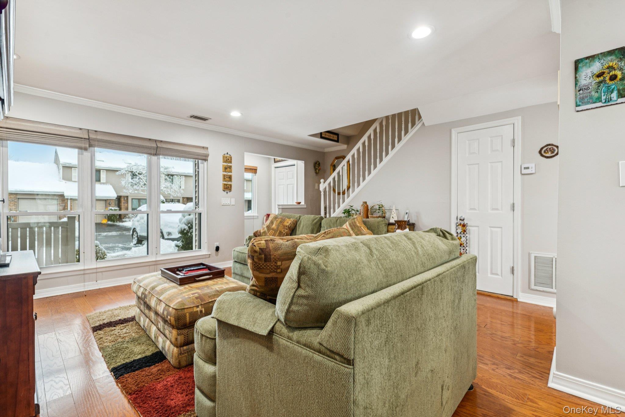 #5 photo, 2 W Pond Court, सफ़ोक काउंटी Smithtown , NY 11787