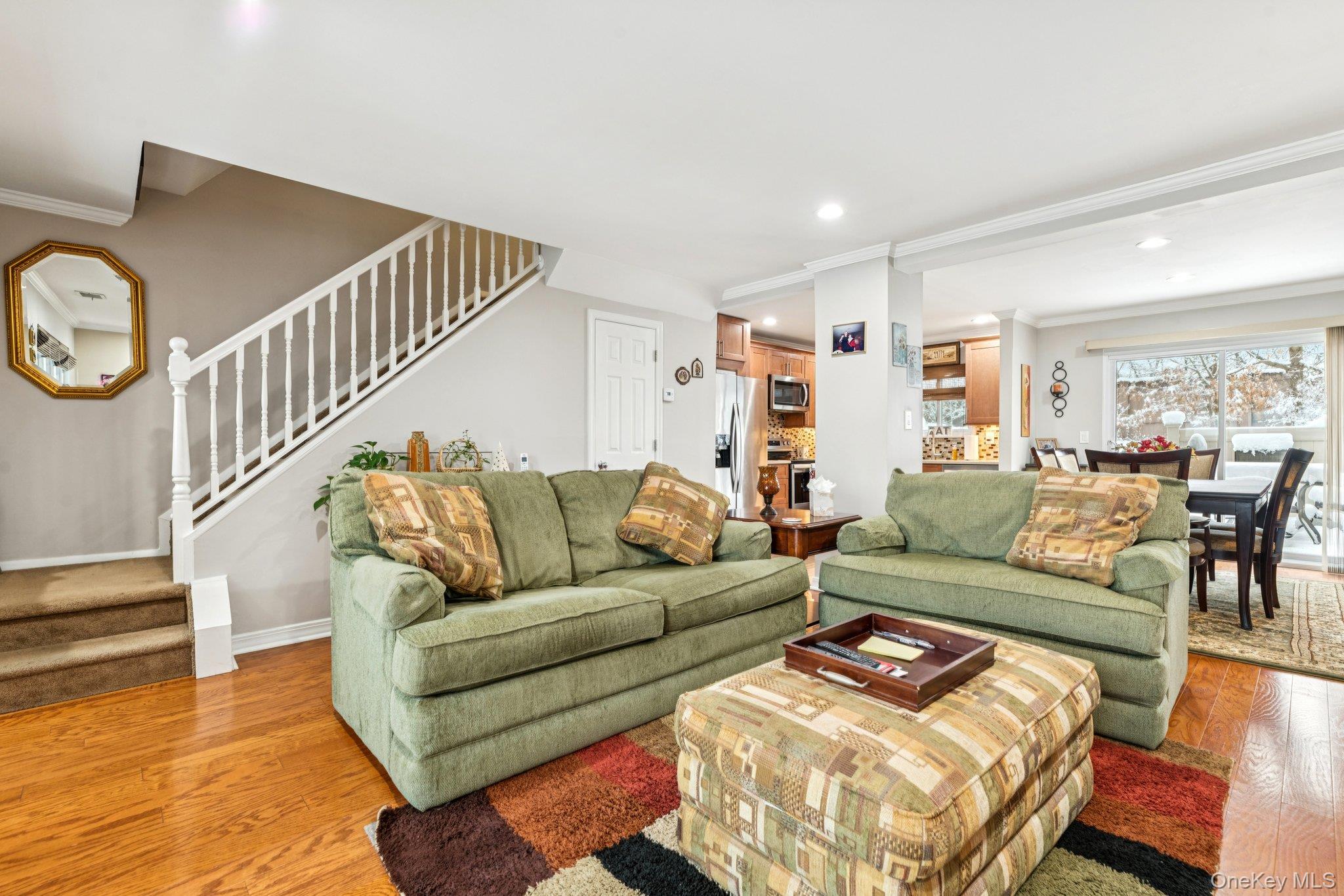 #6 photo, 2 W Pond Court, सफ़ोक काउंटी Smithtown , NY 11787