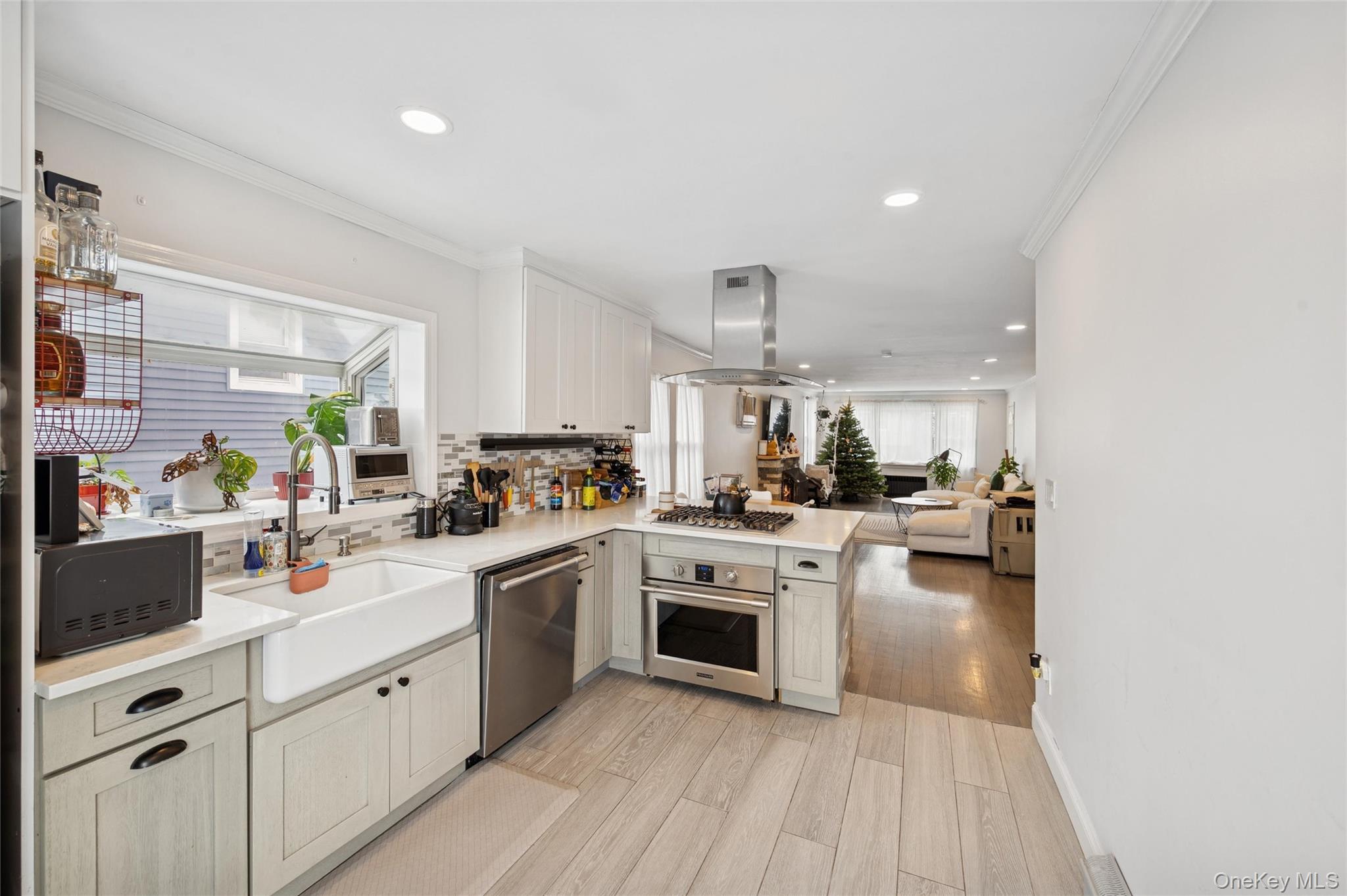 #11 photo, 1038 Traymore Boulevard, Island Park , NY 11558