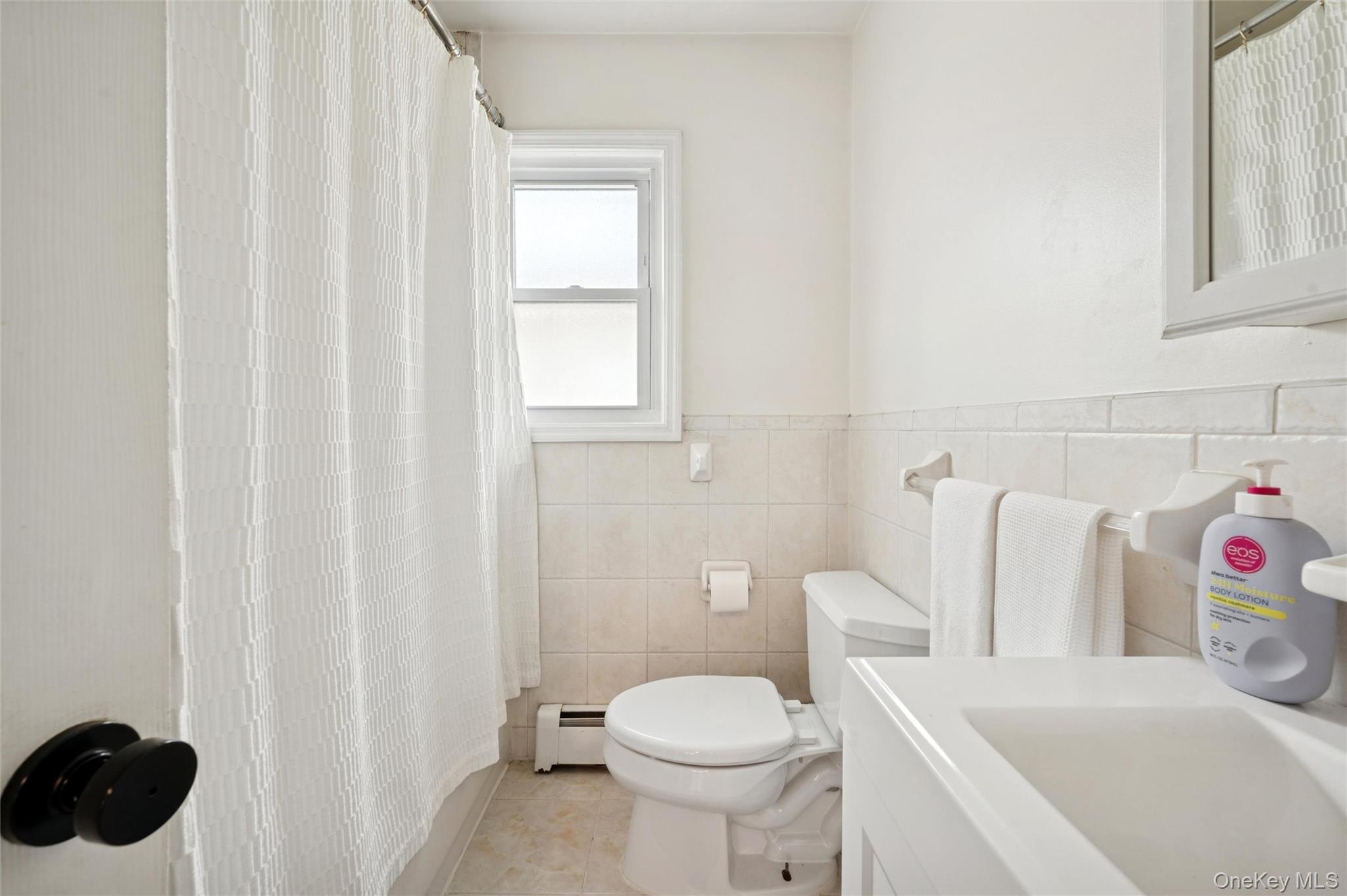 #16 photo, 1038 Traymore Boulevard, Island Park , NY 11558