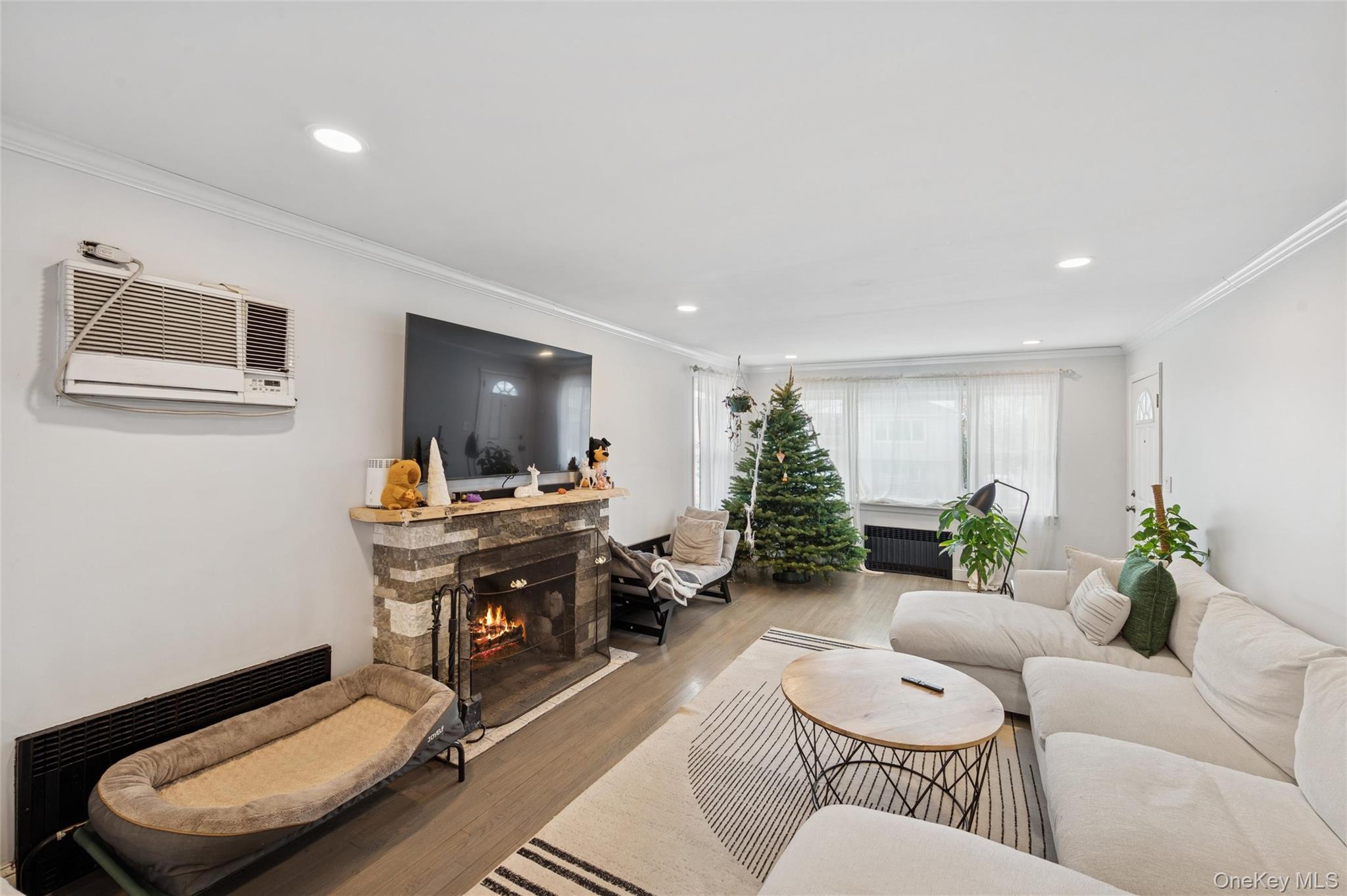 #4 photo, 1038 Traymore Boulevard, Island Park , NY 11558