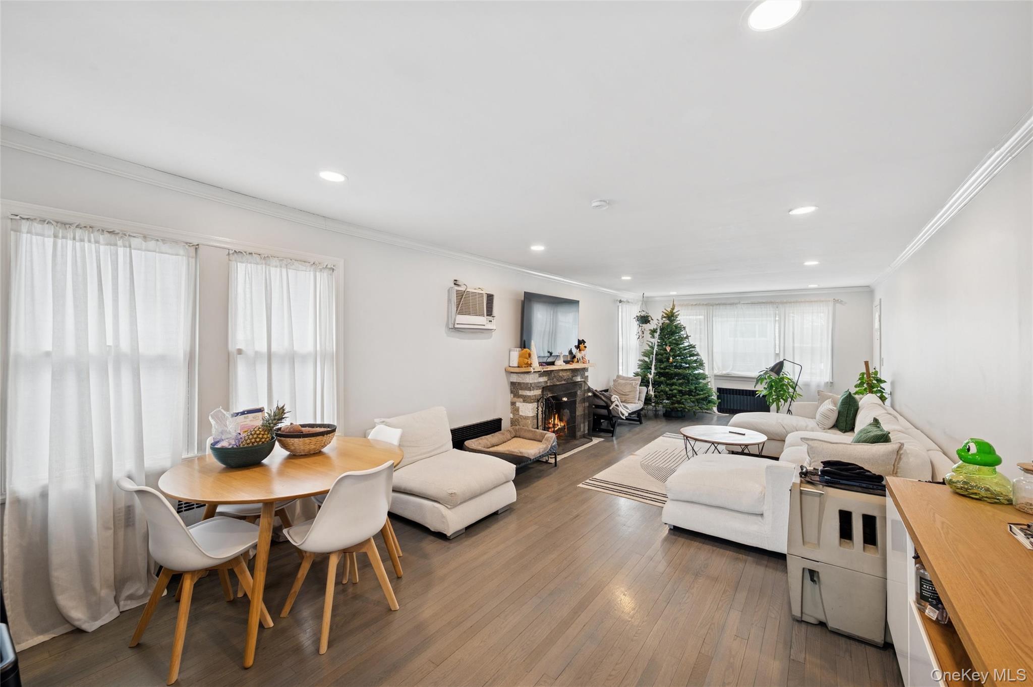 #7 photo, 1038 Traymore Boulevard, Island Park , NY 11558