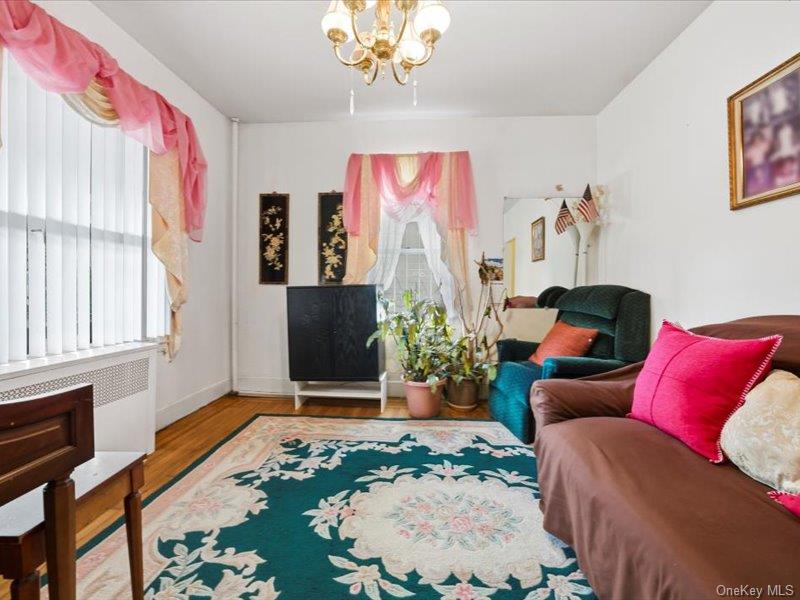 #7 photo, 3330 Eastchester Road, Bronx , NY 10469