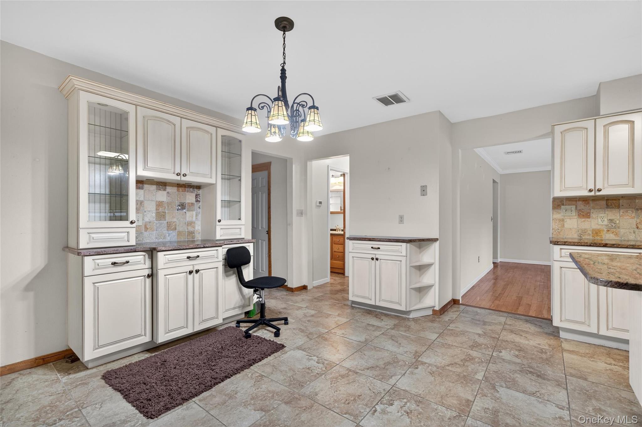 #14 photo, 4 Debbie Court, Chester , NY 10918