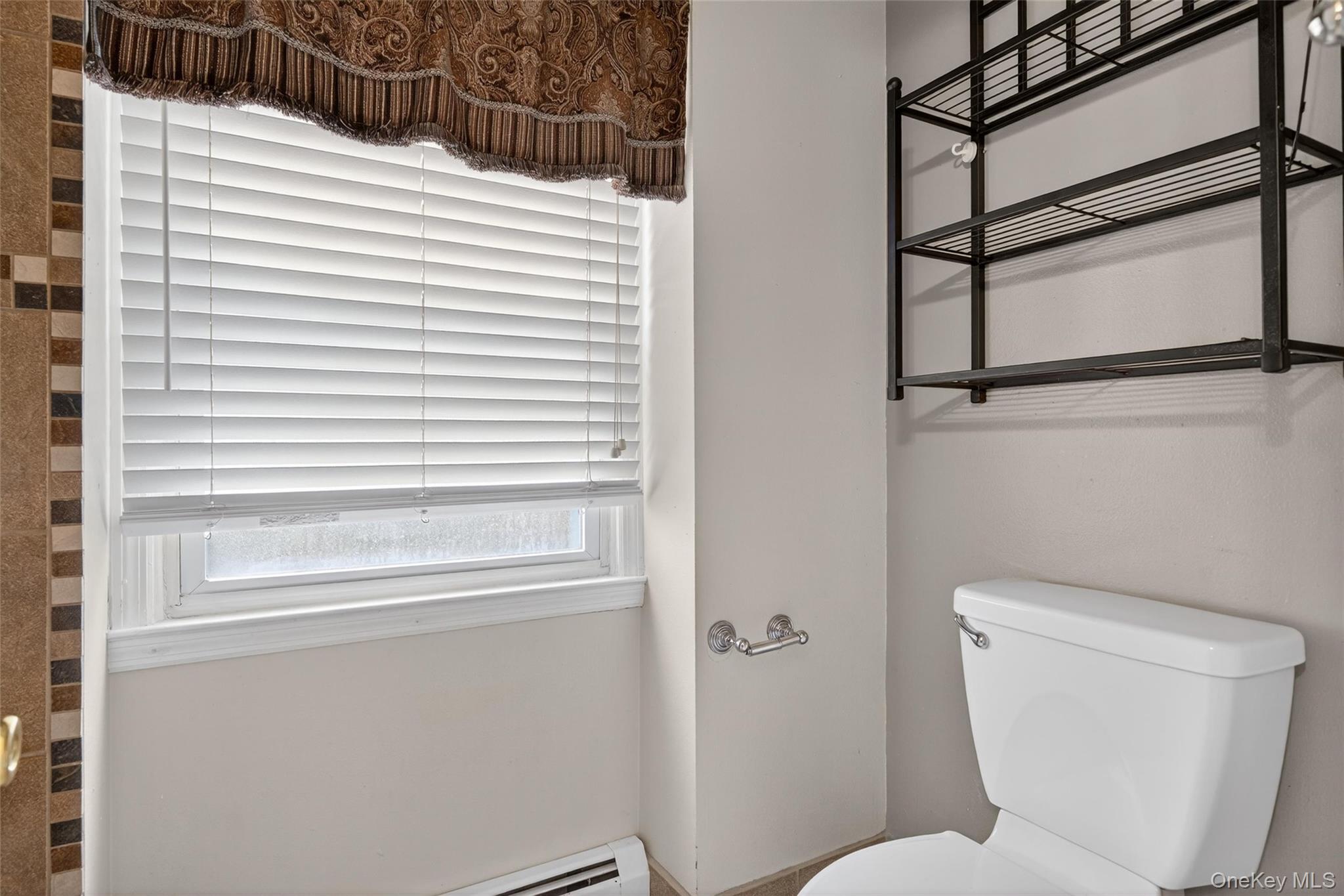 #20 photo, 4 Debbie Court, Chester , NY 10918