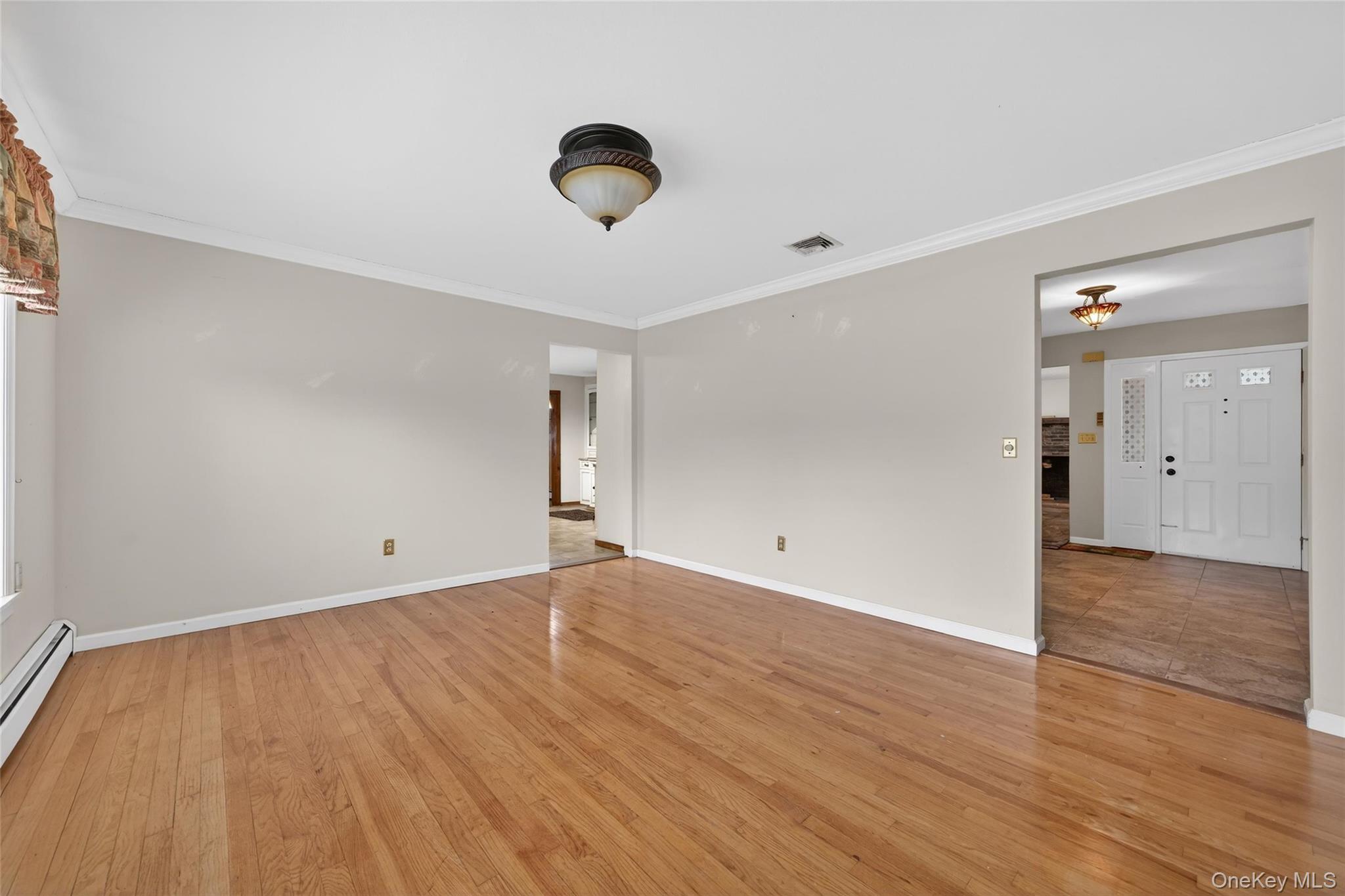 #7 photo, 4 Debbie Court, Chester , NY 10918