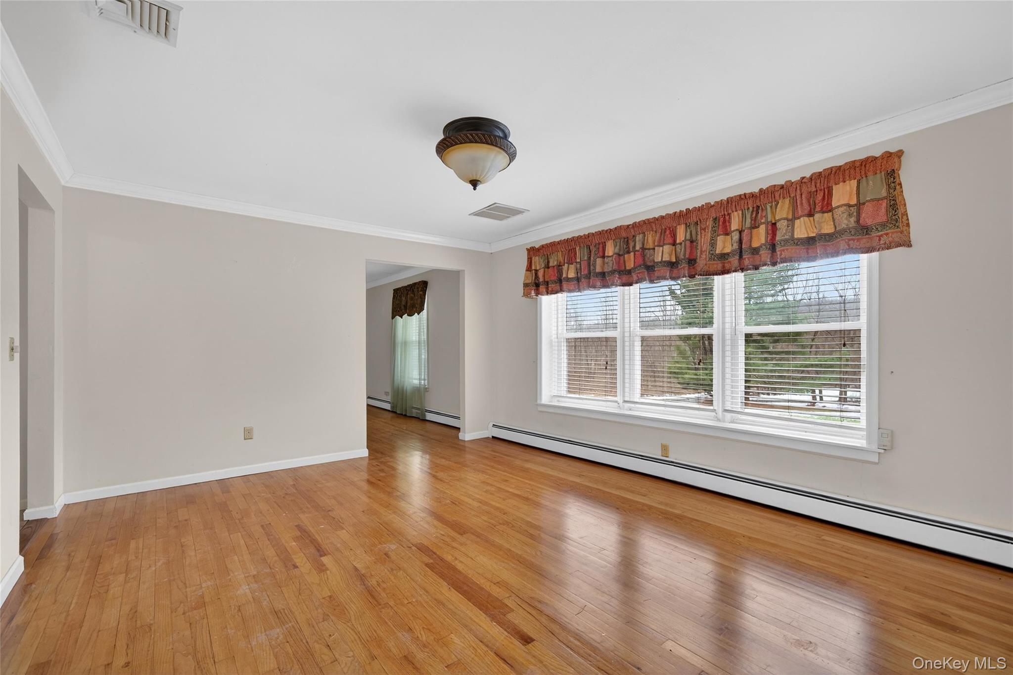 #8 photo, 4 Debbie Court, Chester , NY 10918