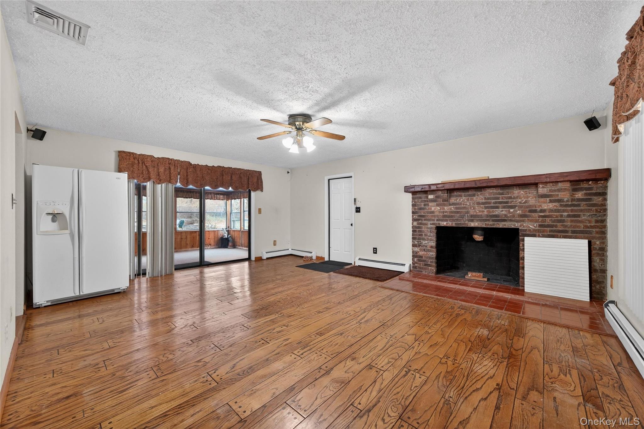 #9 photo, 4 Debbie Court, Chester , NY 10918