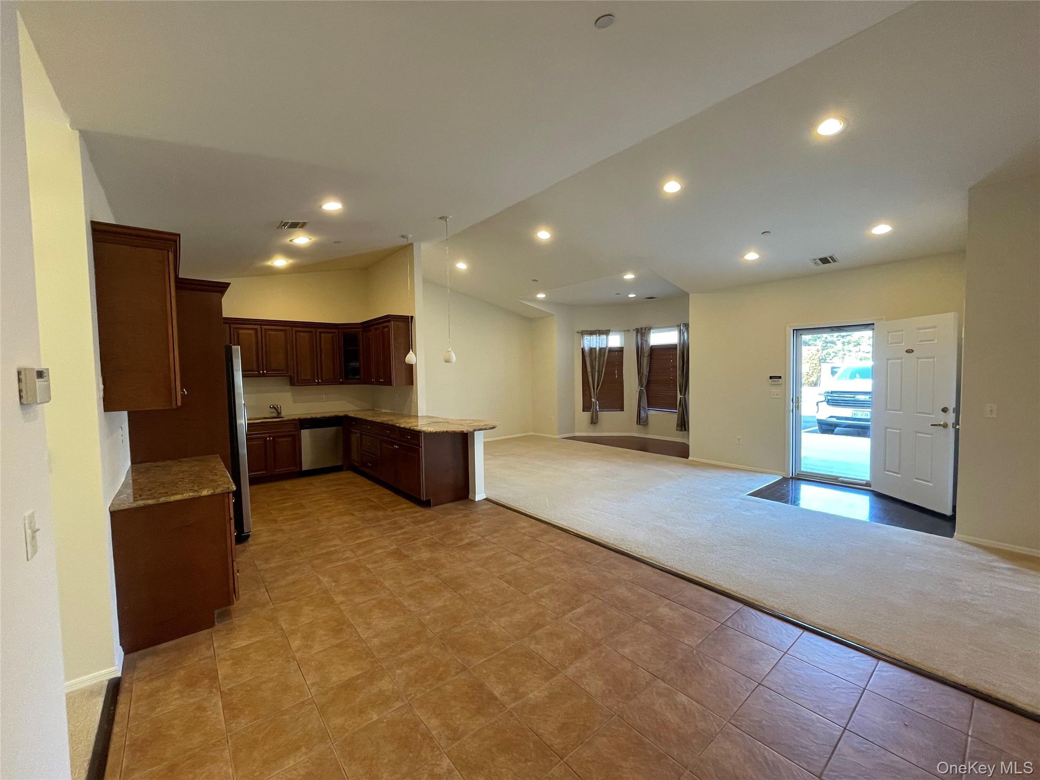 #4 photo, 75 Jacqueline Way, North Babylon , NY 11703