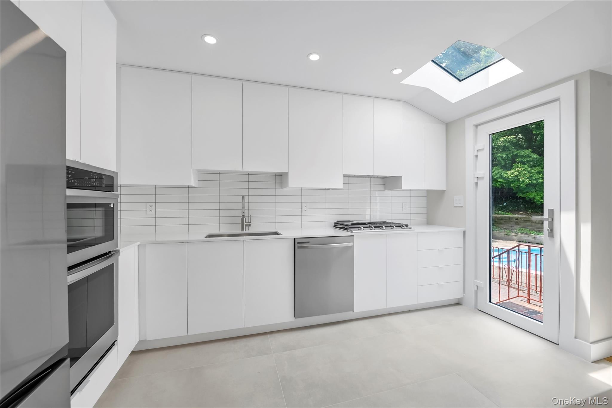 #7 photo, 27 Meadowfield Lane, ناسو Glen Cove , NY 11542