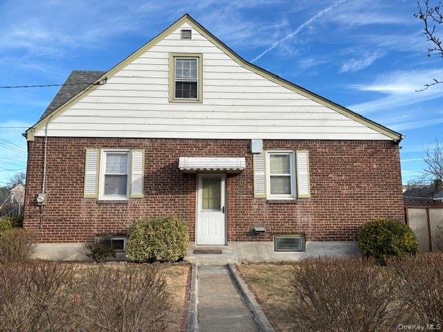 #4 photo, 1041 Mosefan Street, Franklin Square , NY 11010