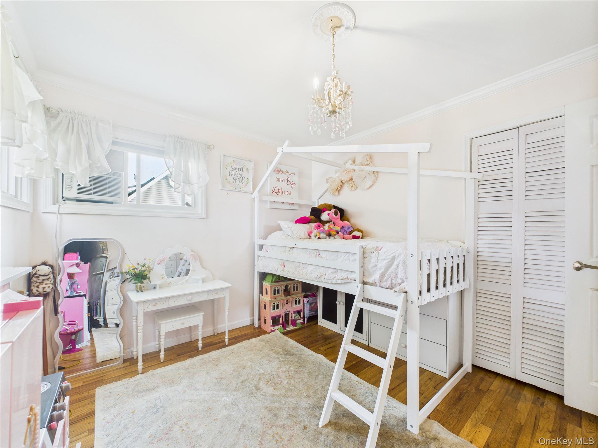 #14 photo, 554 S 8th Street, Lindenhurst , NY 11757