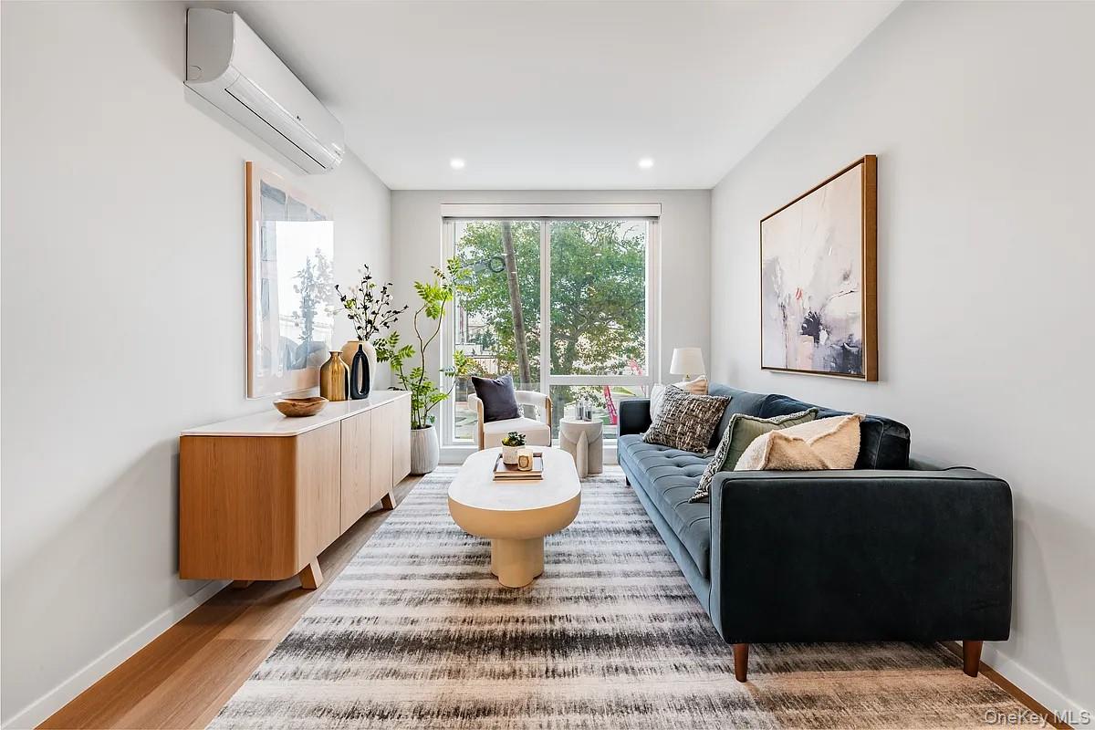 #2 photo, 45-07 45th Street, कुईंस Sunnyside , NY 11104