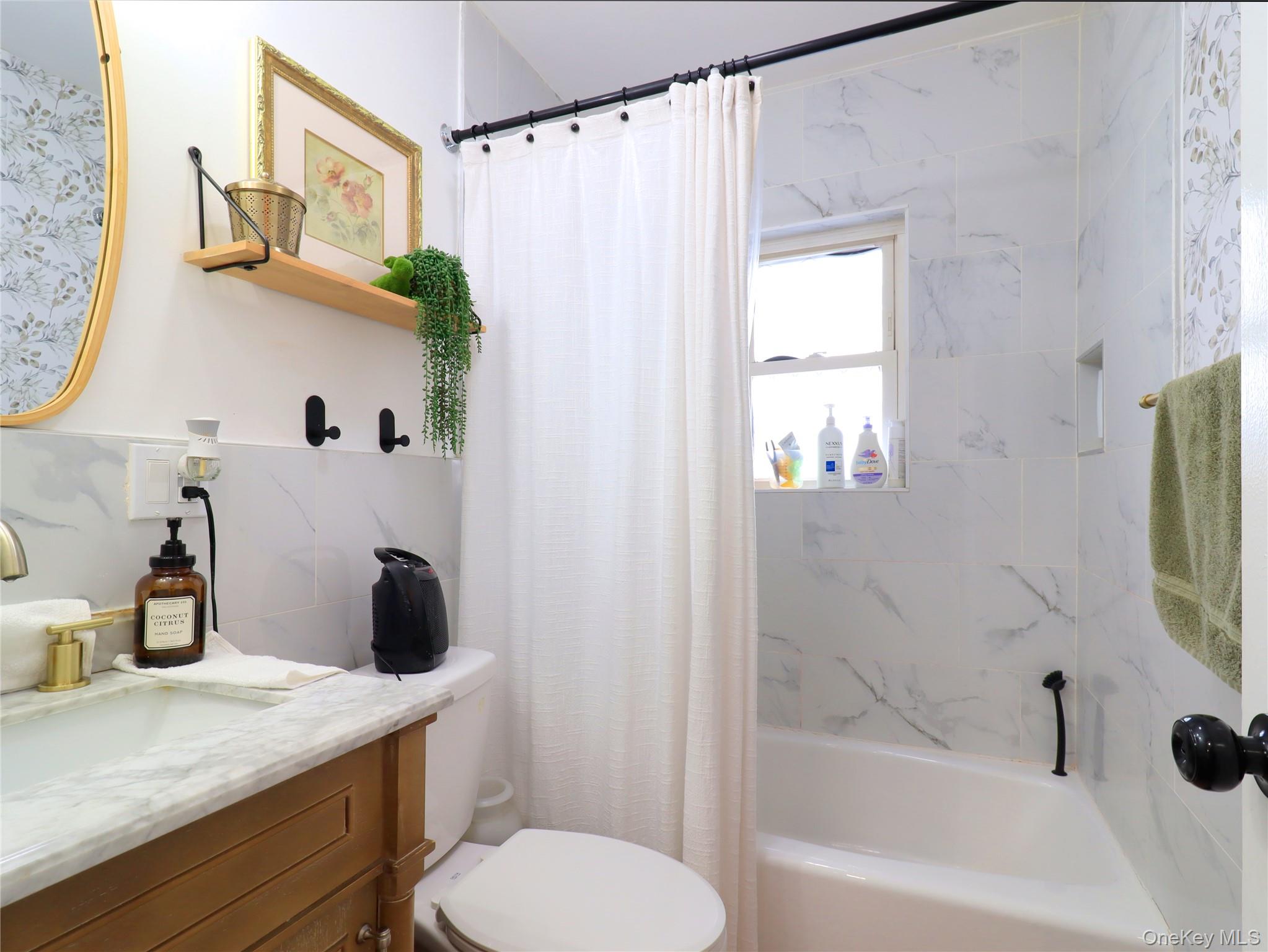 #10 photo, 17 Laurel Place, Valley Stream , NY 11580