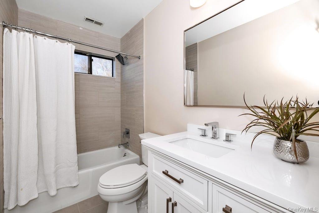 #19 photo, 103 Rambling Brook Road, Chappaqua , NY 10514