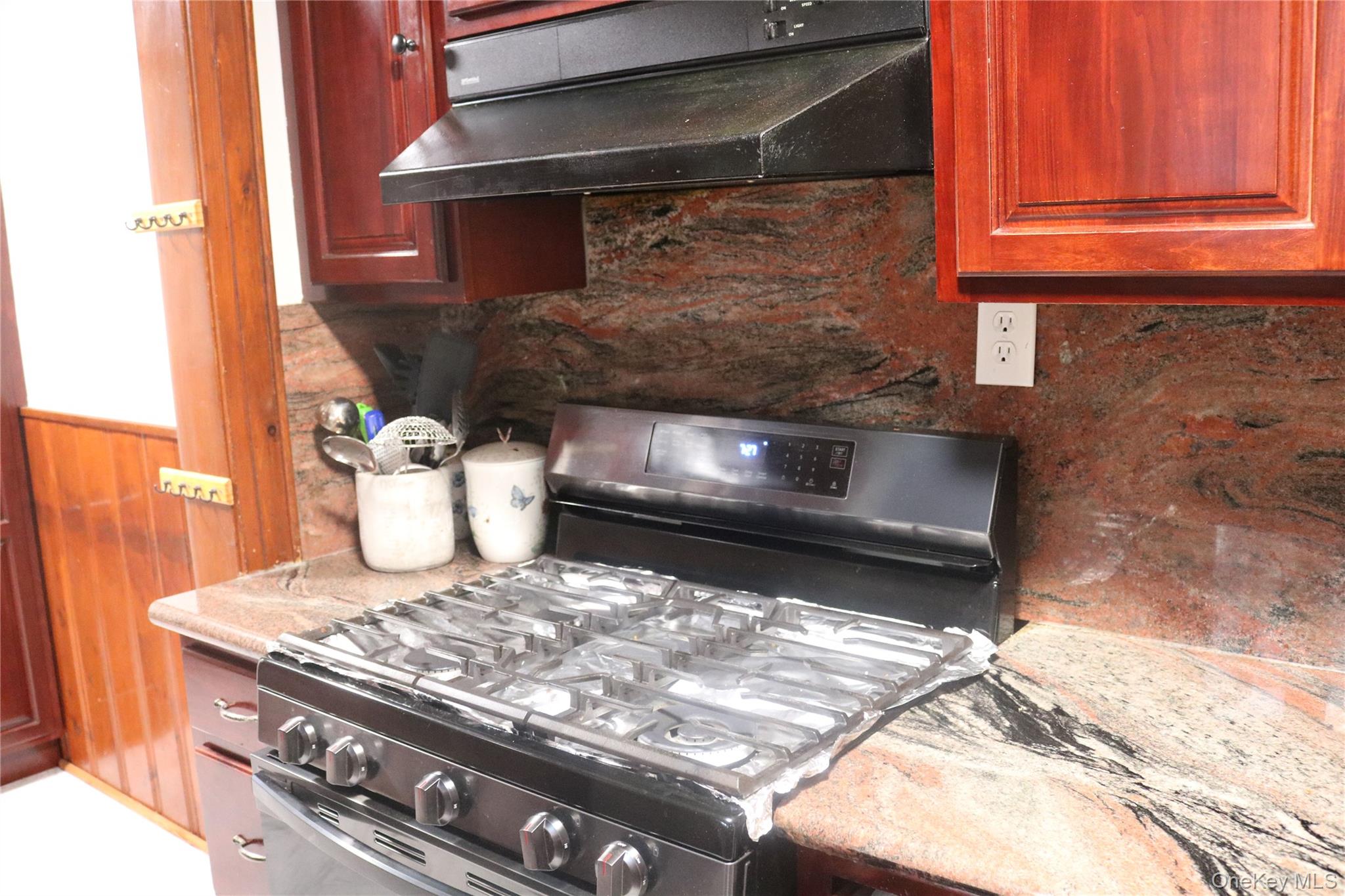 #16 photo, 23015 88th Avenue, Queens Village , NY 11427