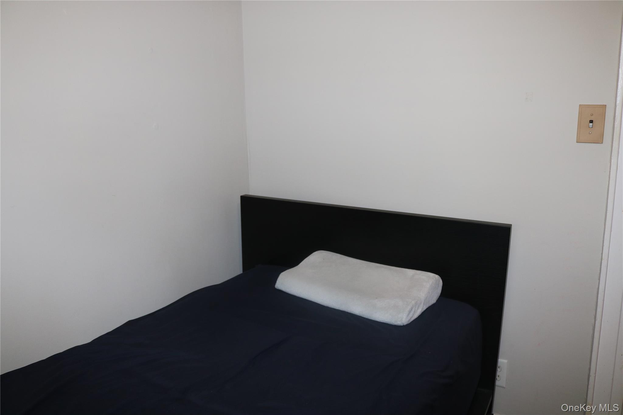 #8 photo, 23015 88th Avenue, Queens Village , NY 11427