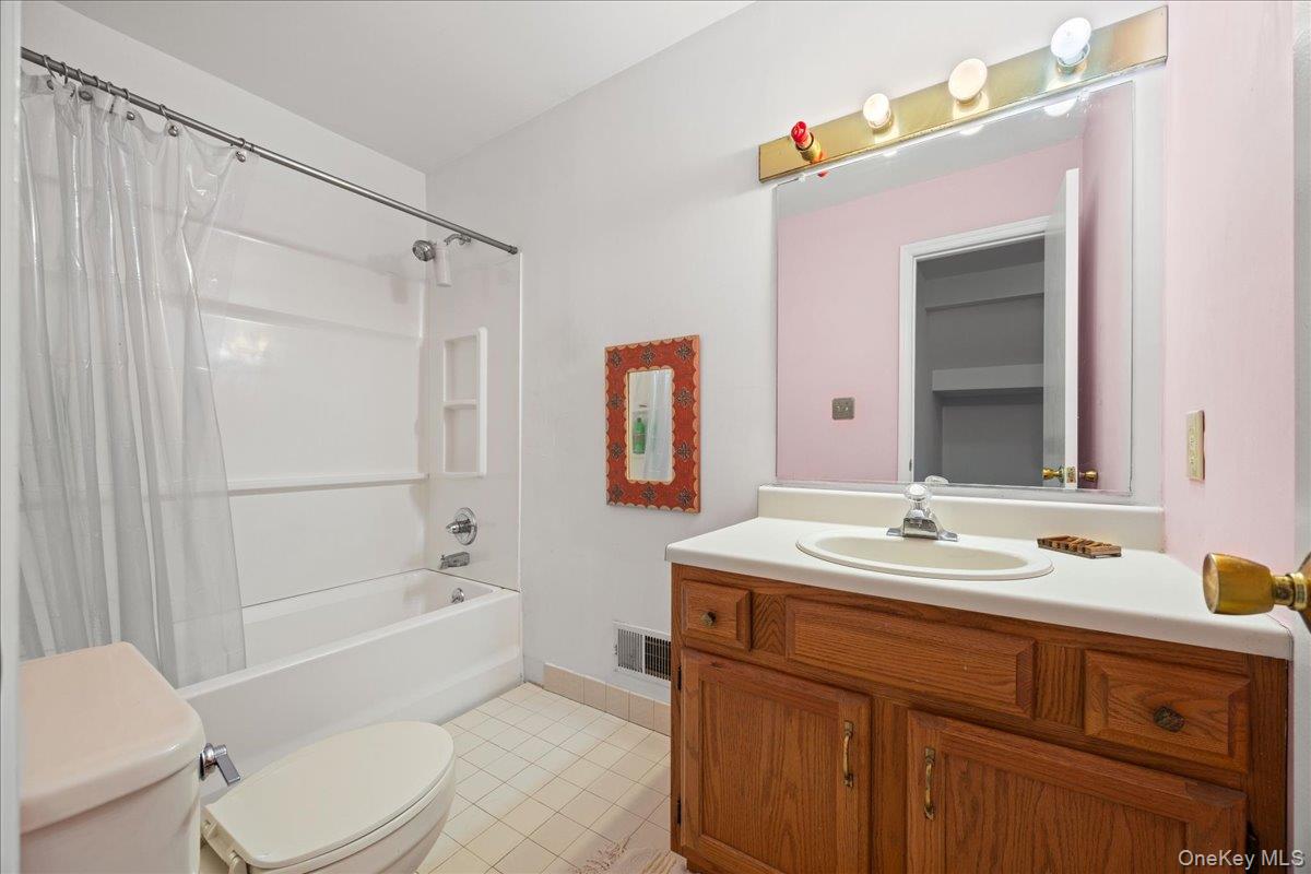 #14 photo, 3 Magnolia Lane, Warwick , NY 10990