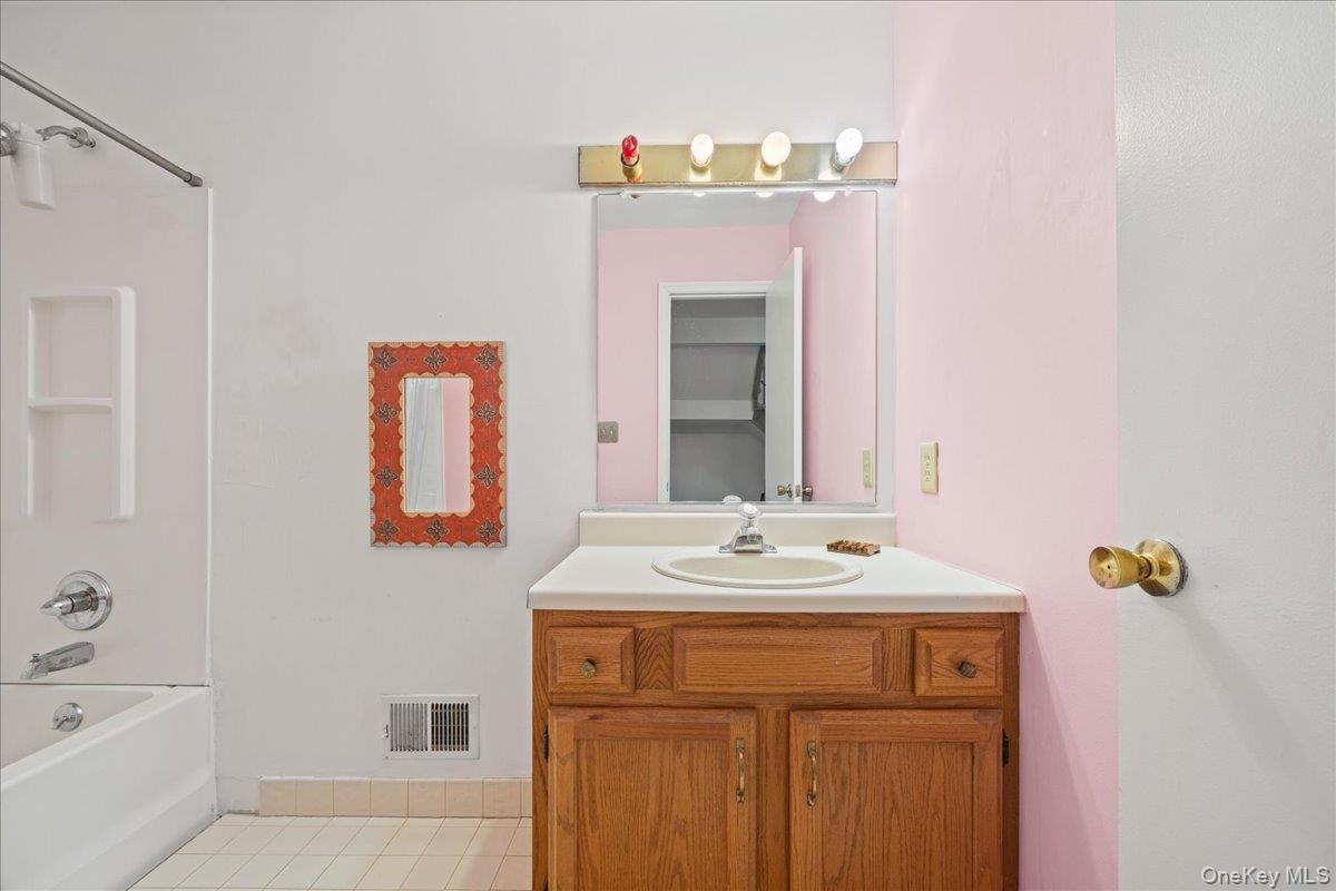 #15 photo, 3 Magnolia Lane, Warwick , NY 10990