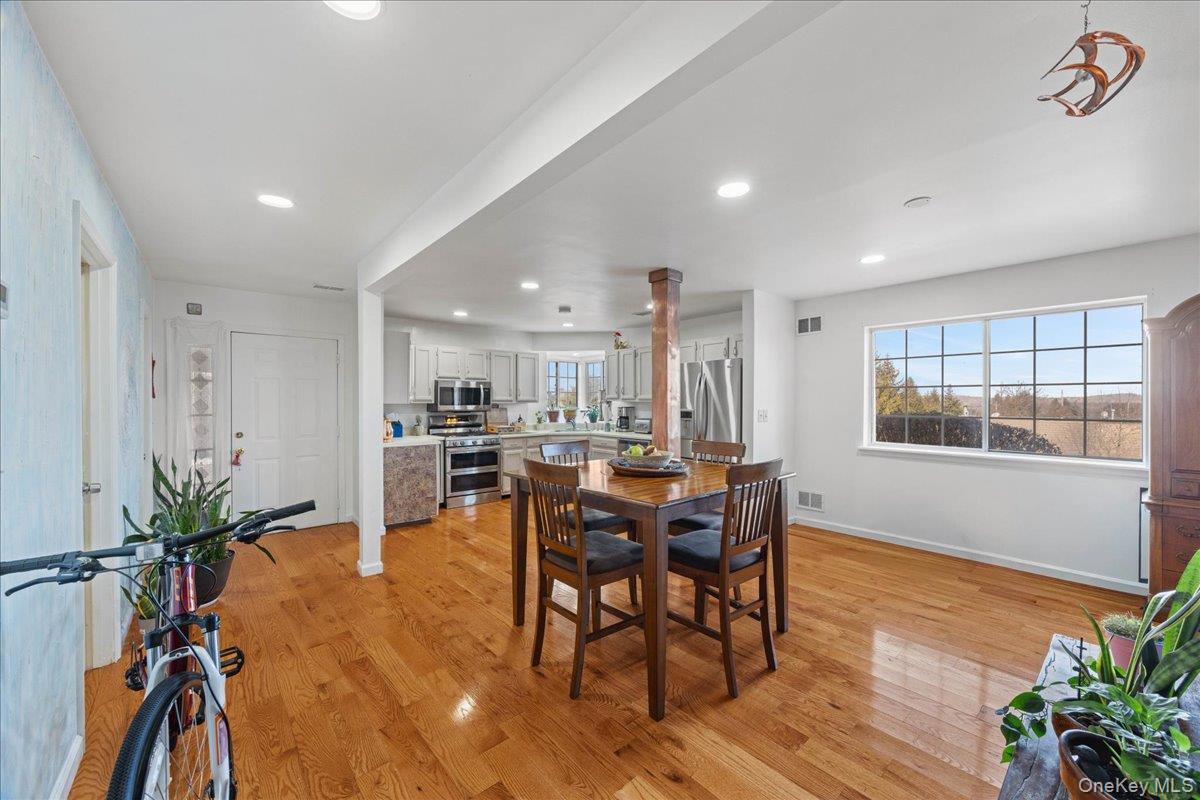 #4 photo, 3 Magnolia Lane, Warwick , NY 10990