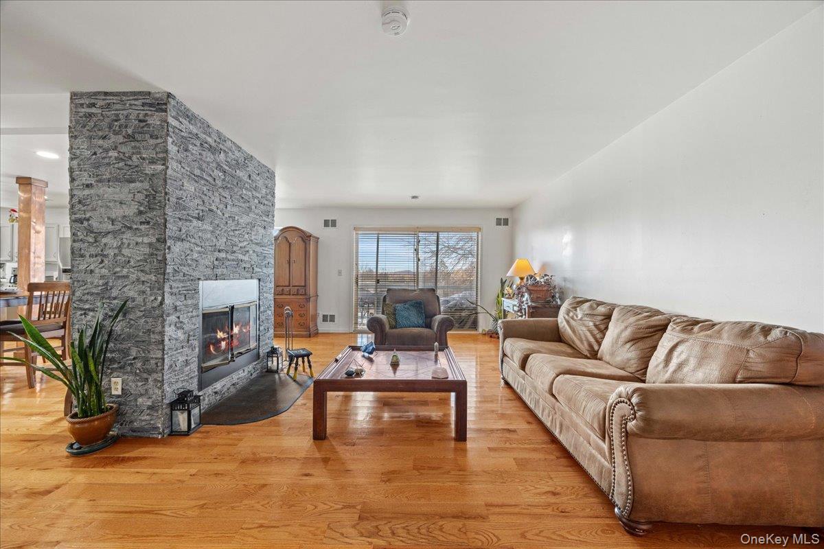 #6 photo, 3 Magnolia Lane, Warwick , NY 10990