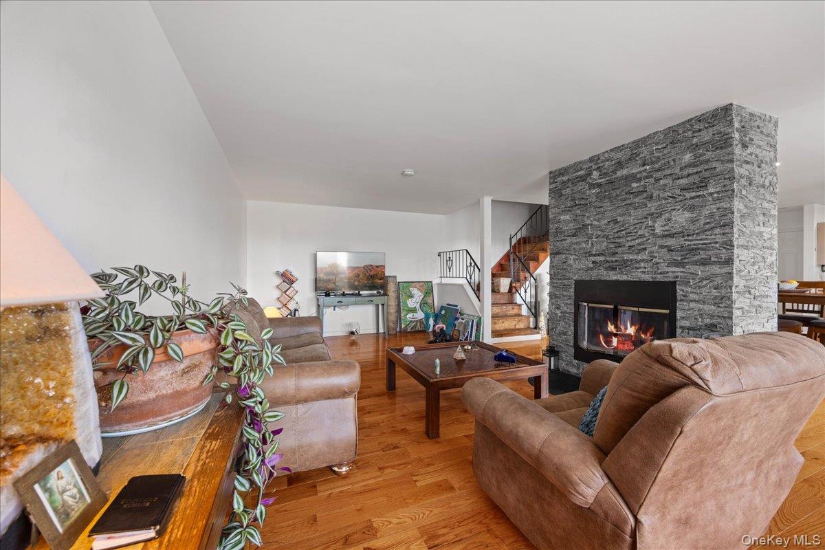 #7 photo, 3 Magnolia Lane, Warwick , NY 10990