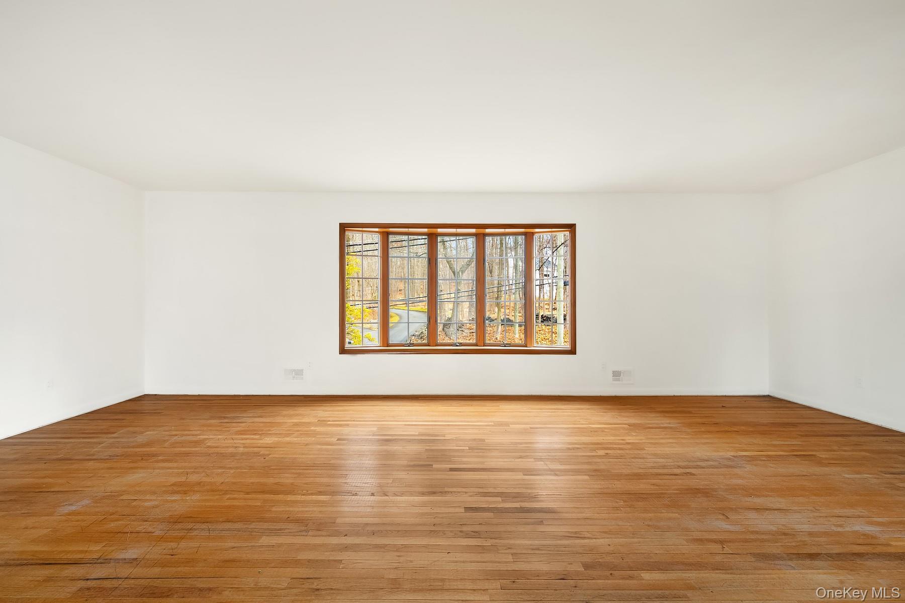 #4 photo, 705 Ardsley Road, Scarsdale , NY 10583