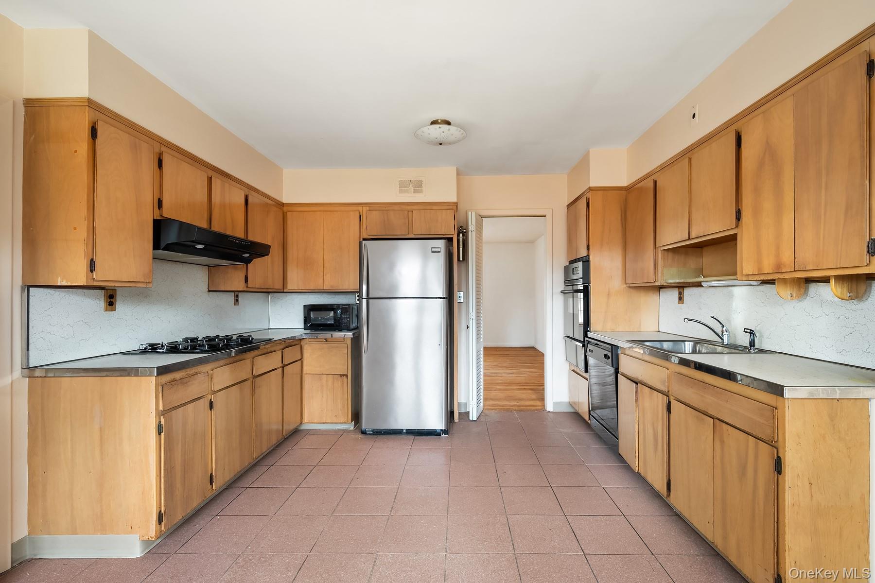 #6 photo, 705 Ardsley Road, Scarsdale , NY 10583